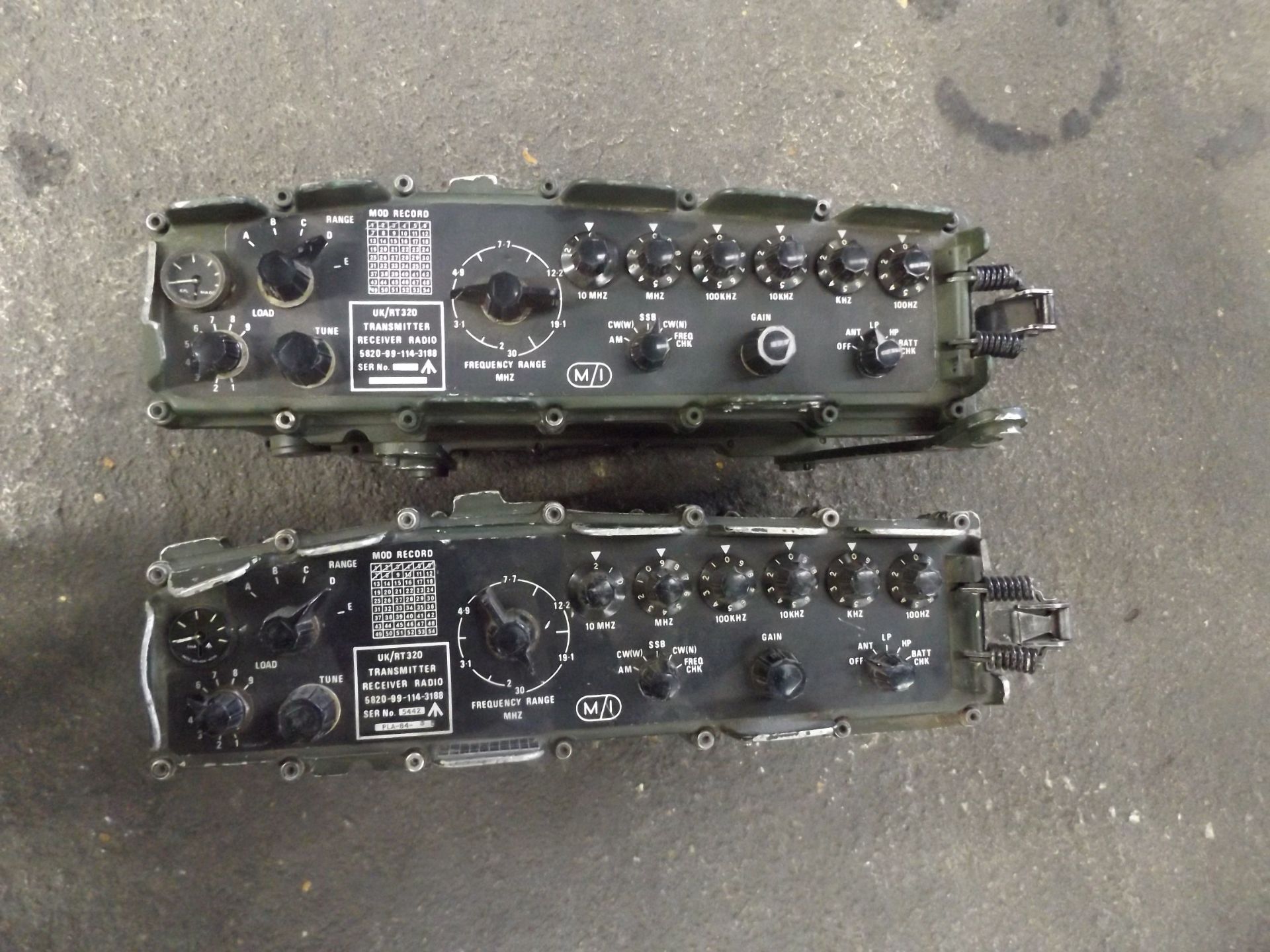 2 x RT320 Transmiter Receiver Radios - Bild 2 aus 4
