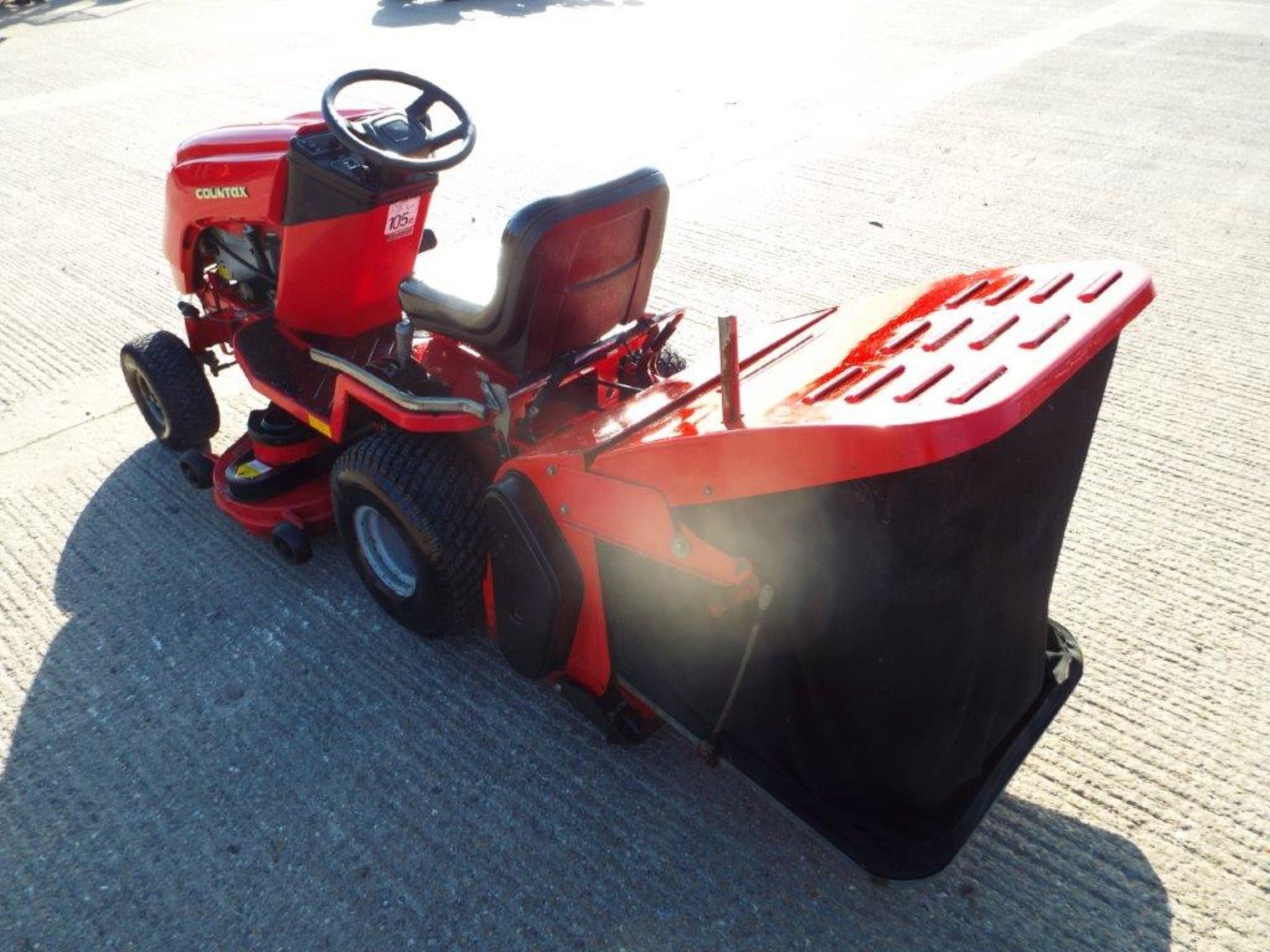 Countax C800H Ride On Mower with Rear Brush and Grass Collector - Image 5 of 20