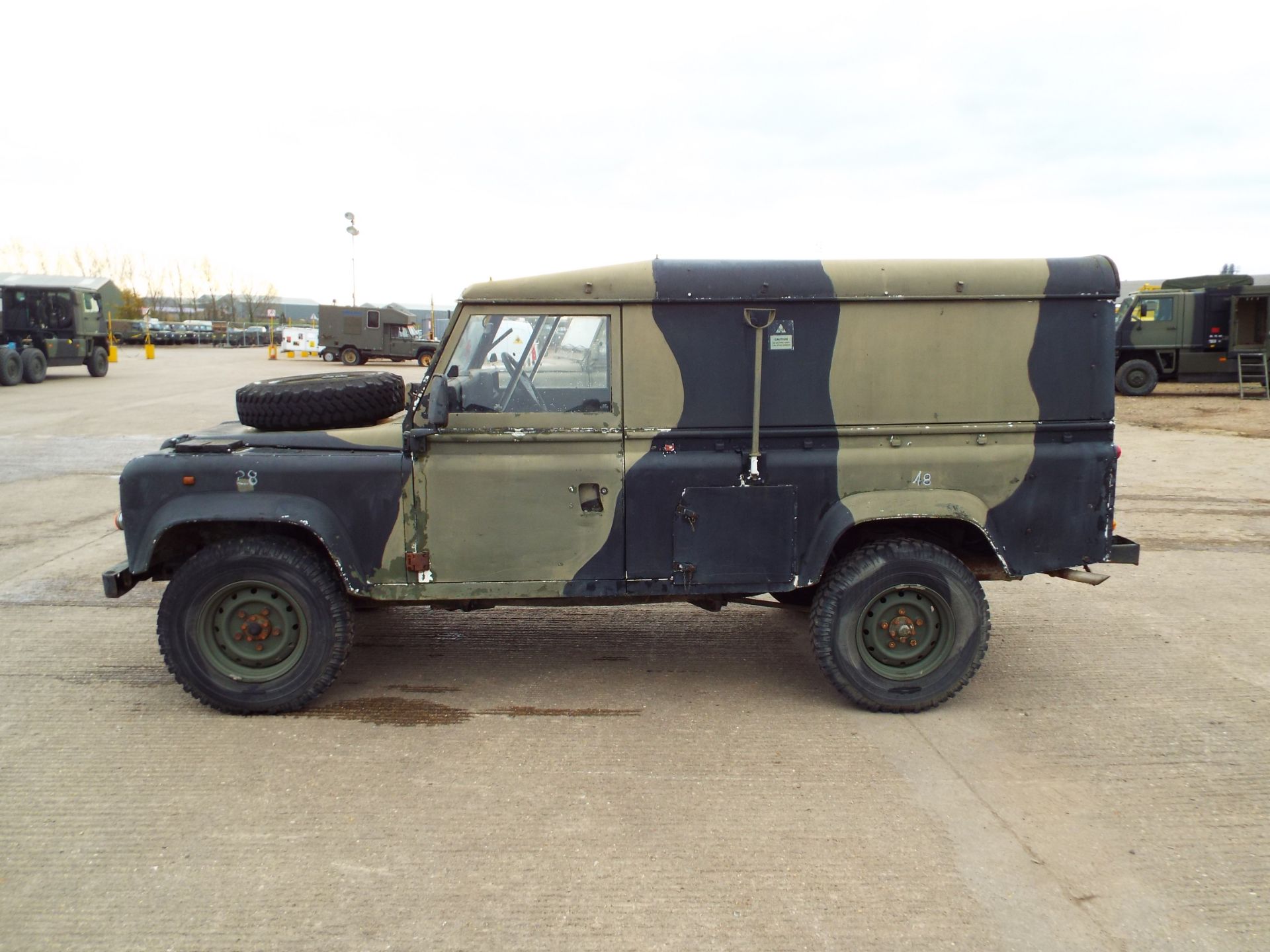 Land Rover Defender 110 Hard Top - Bild 4 aus 22