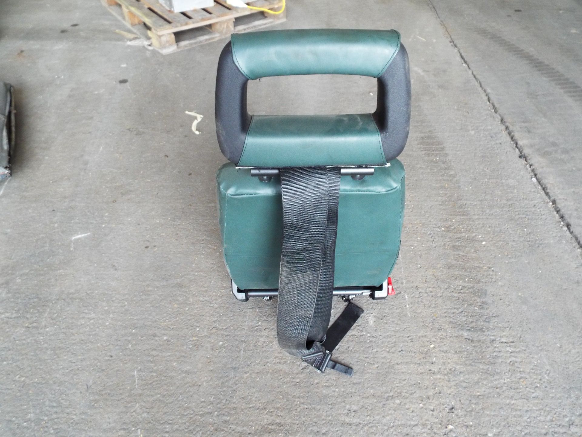 Isringhausen 651300030733 Vehicle Operators Seat - Image 3 of 9