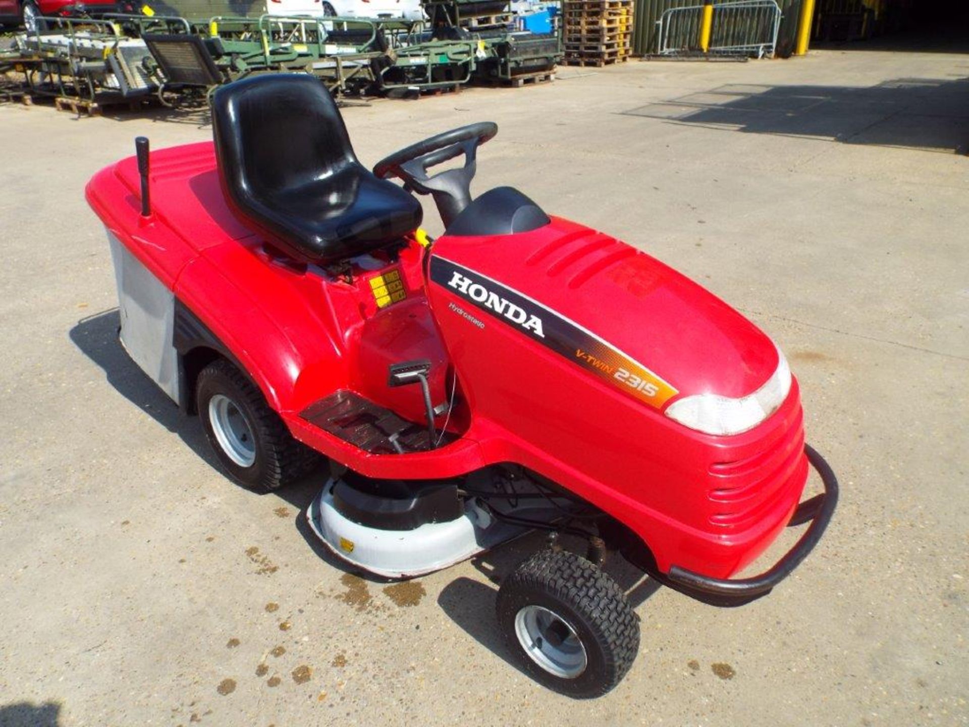 Honda HF2315 HME Ride On Mower with Grass Collector