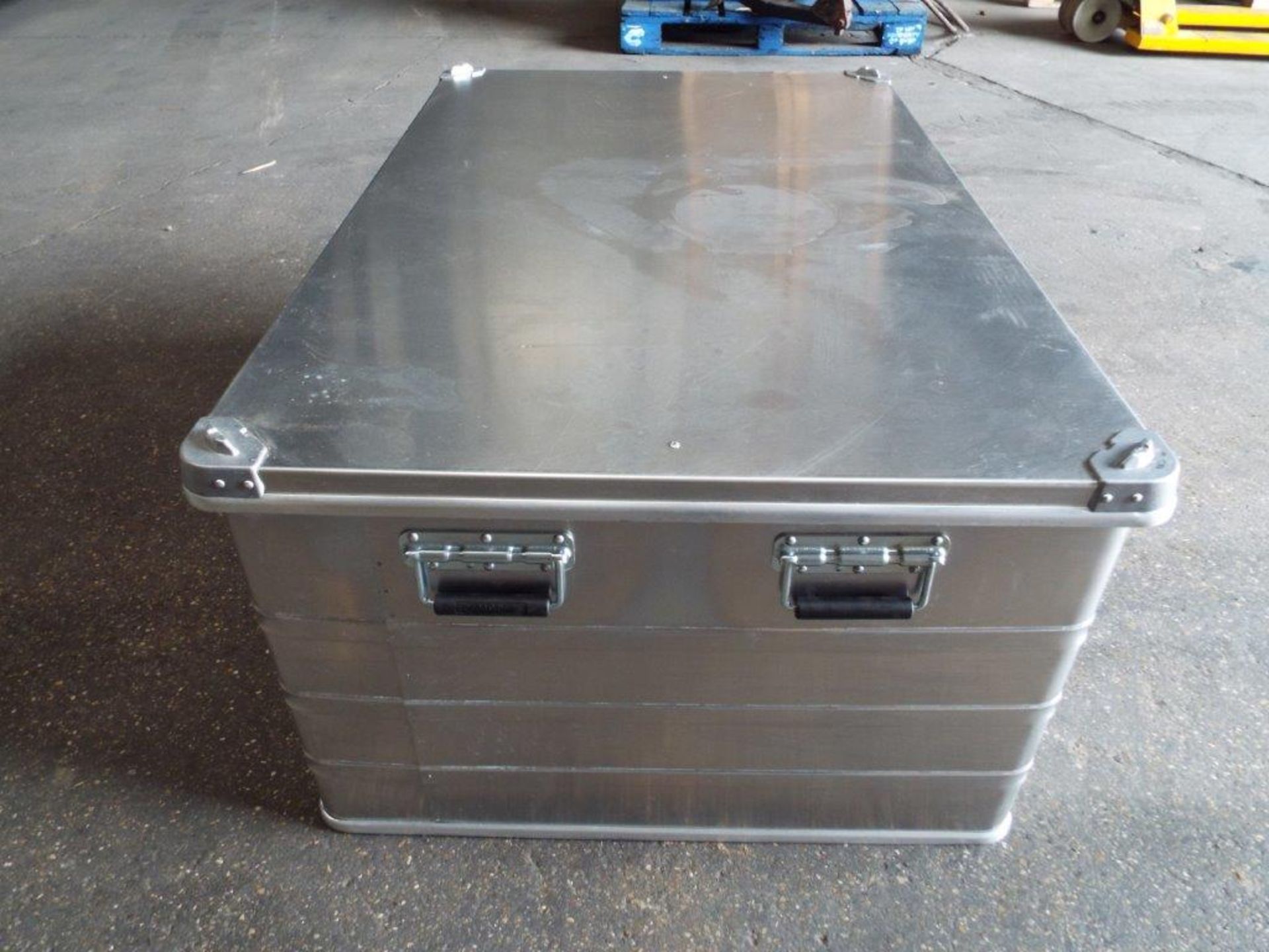 Unissued Heavy Duty Aluminium Stacking Case - Image 3 of 5