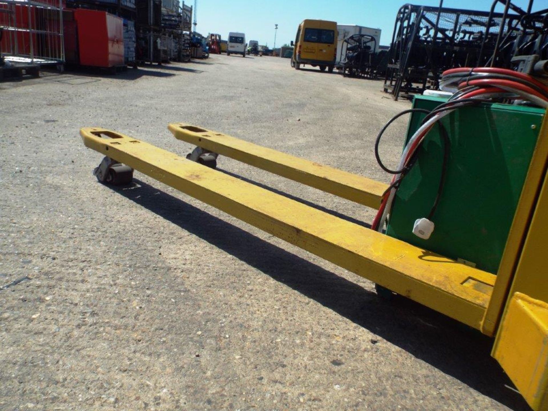 Yale MP20S 2T Self Propelled Electric Pallet Truck - Bild 16 aus 20