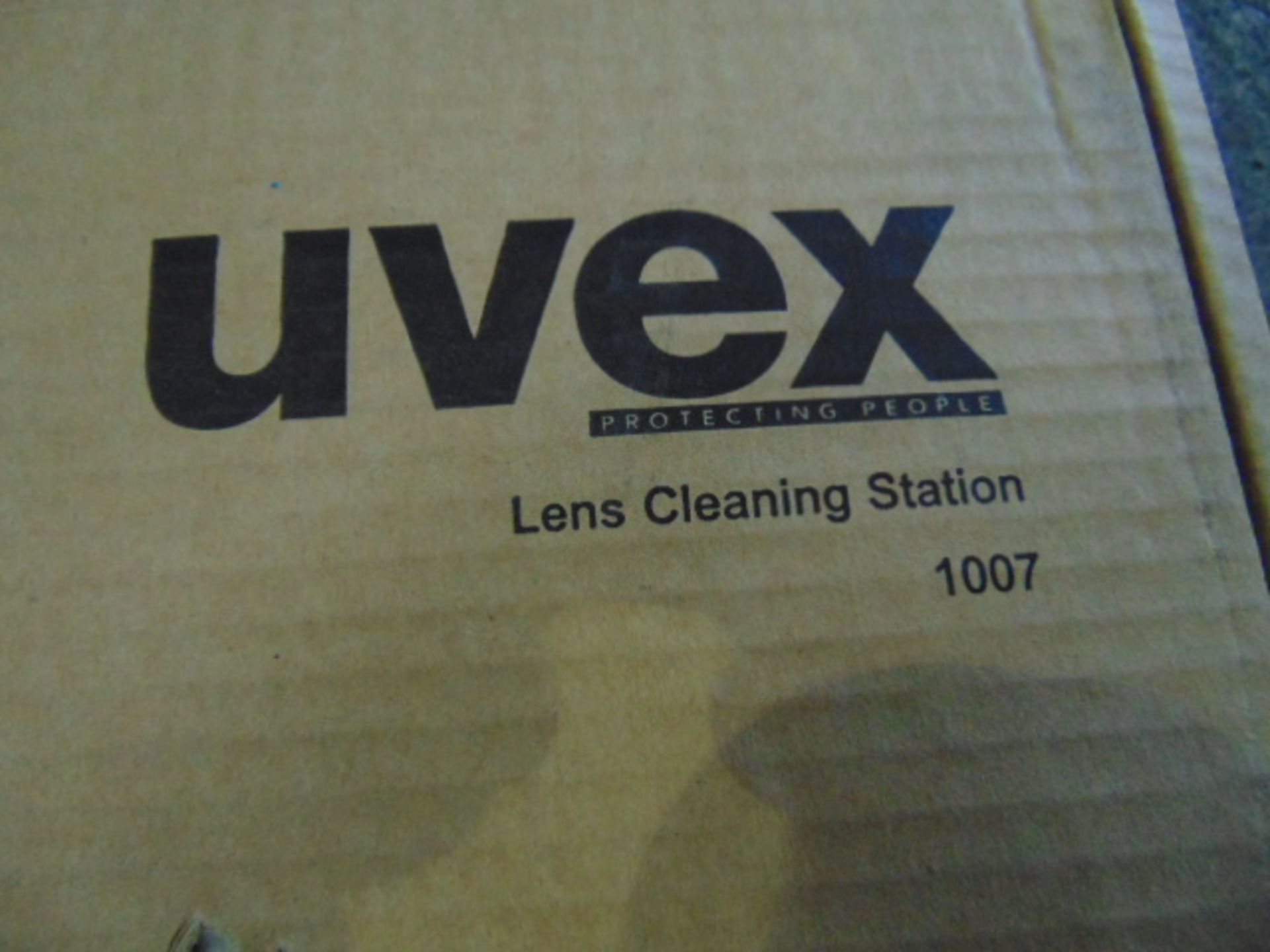 Unissued UVEX Clear-Lens Cleaning Station - Image 3 of 3