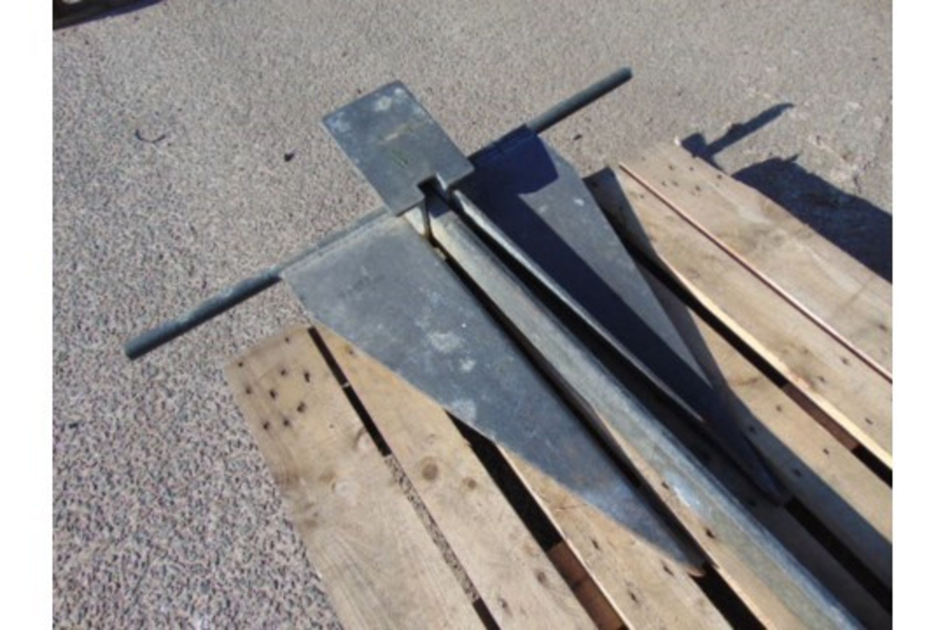 Heavy Duty 1.4m 60Kg Galvanised Marine Anchor - Image 2 of 4