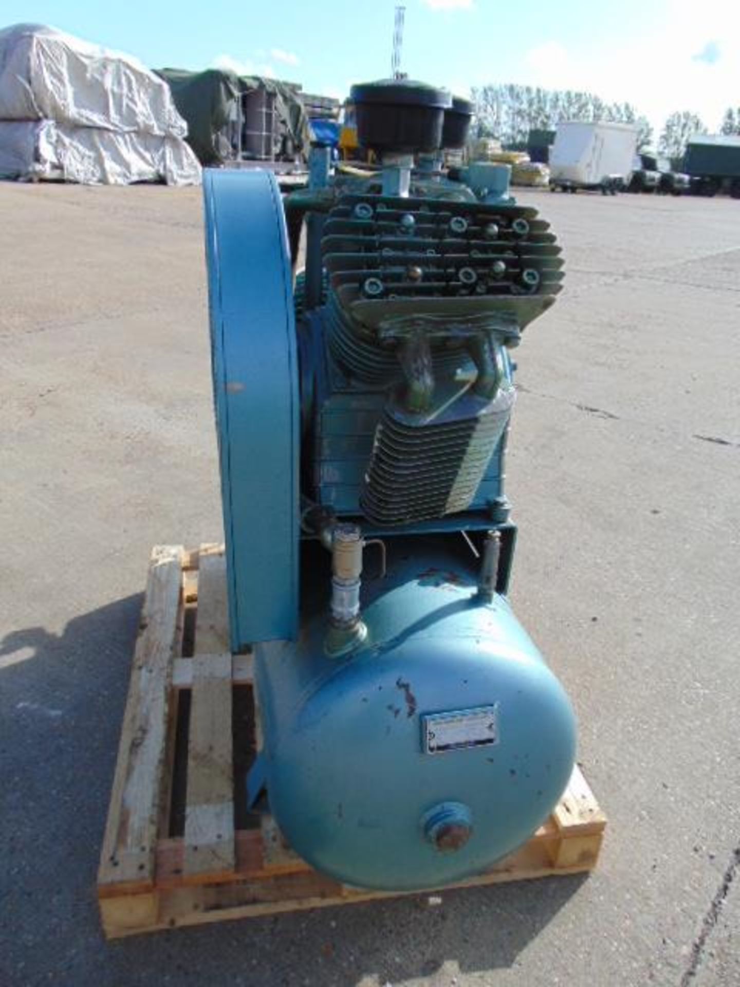 Air Master AM70E300 Compressor - Image 4 of 9