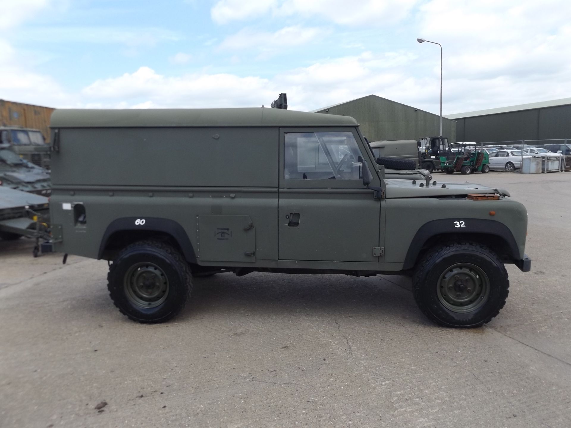 Land Rover 110 Hard Top R380 Gearbox - Image 5 of 18