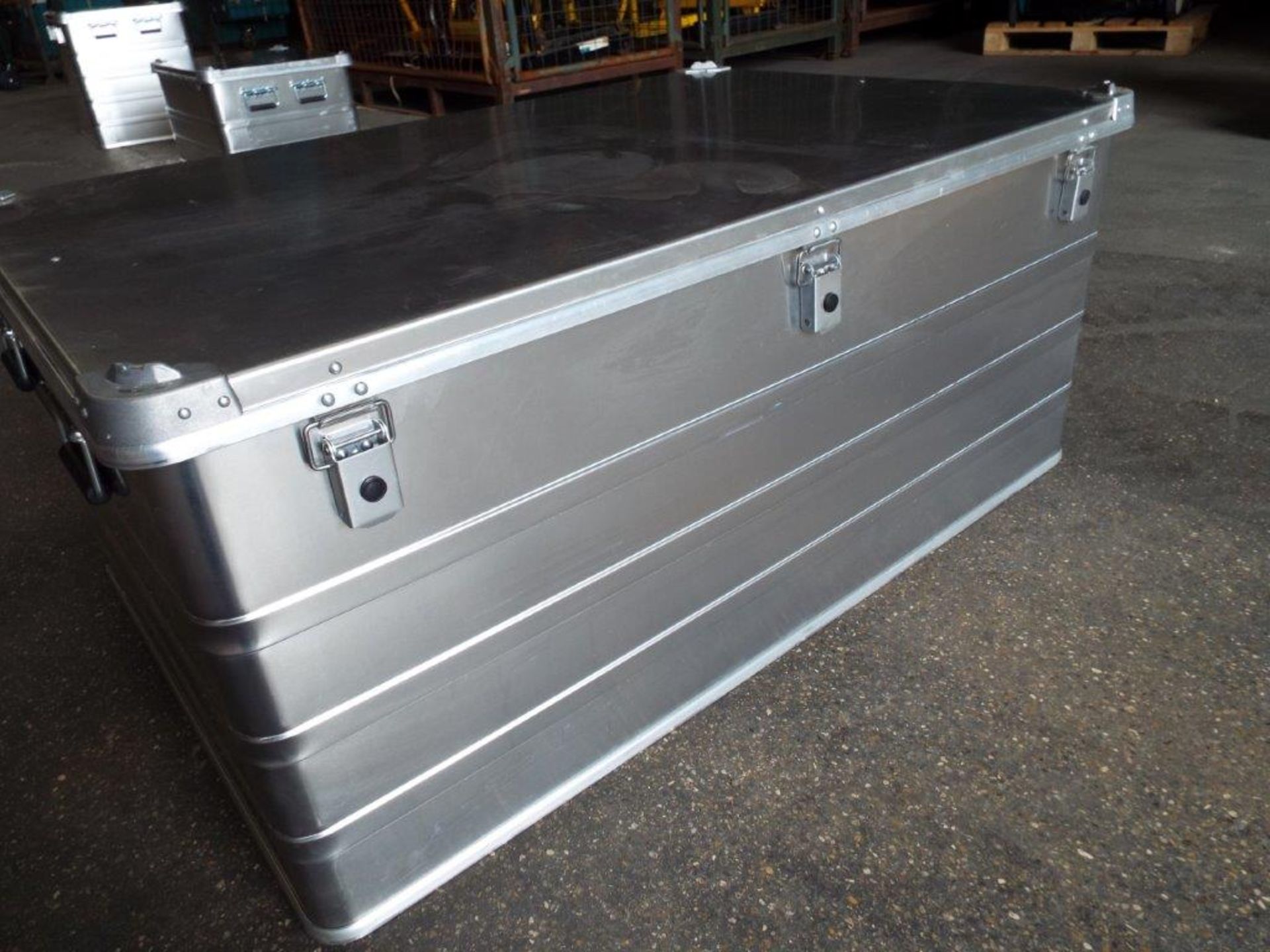 Unissued Heavy Duty Aluminium Stacking Case - Image 3 of 5