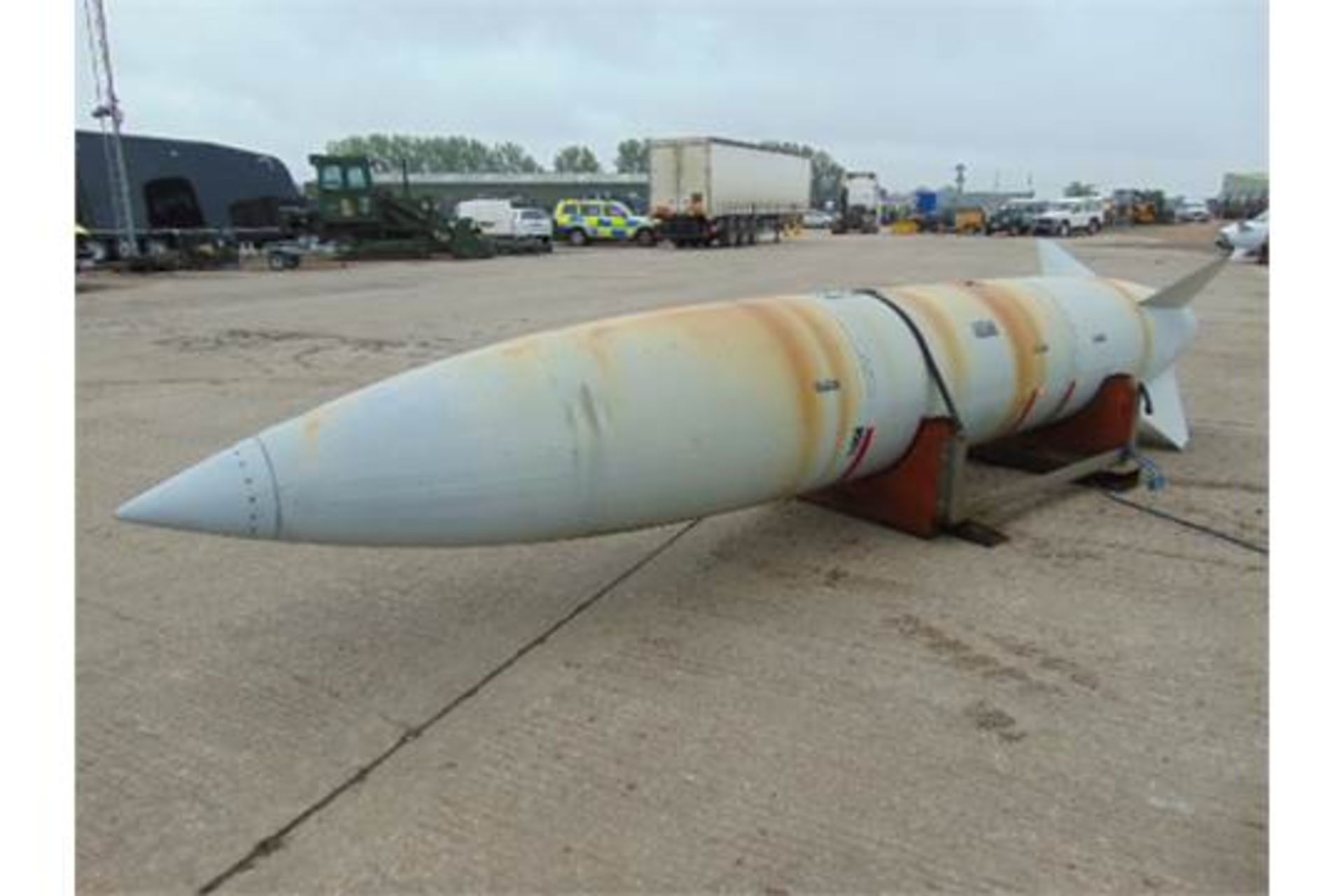 Tornado Strategic Bomber Drop tank - Bild 2 aus 9