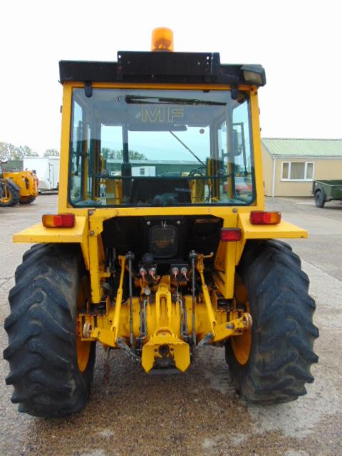 MF20 Highway Tractor with frontloader and bucket 1367 hour ONLY Direct MOD - Image 10 of 31