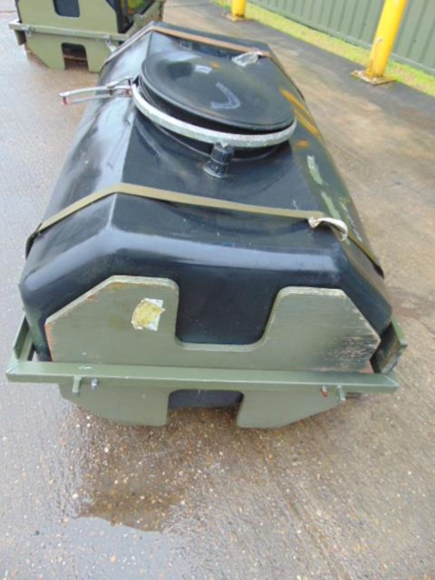 Trailer Mountable Water Tank with Frame - Image 2 of 4