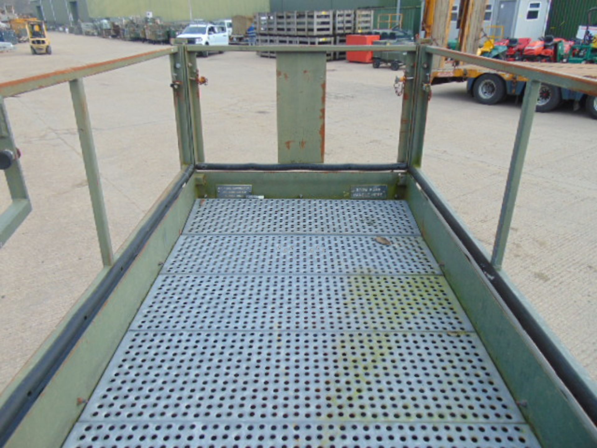 UK Lift 4m Mobile Hydraulic Work Platform - Image 8 of 11