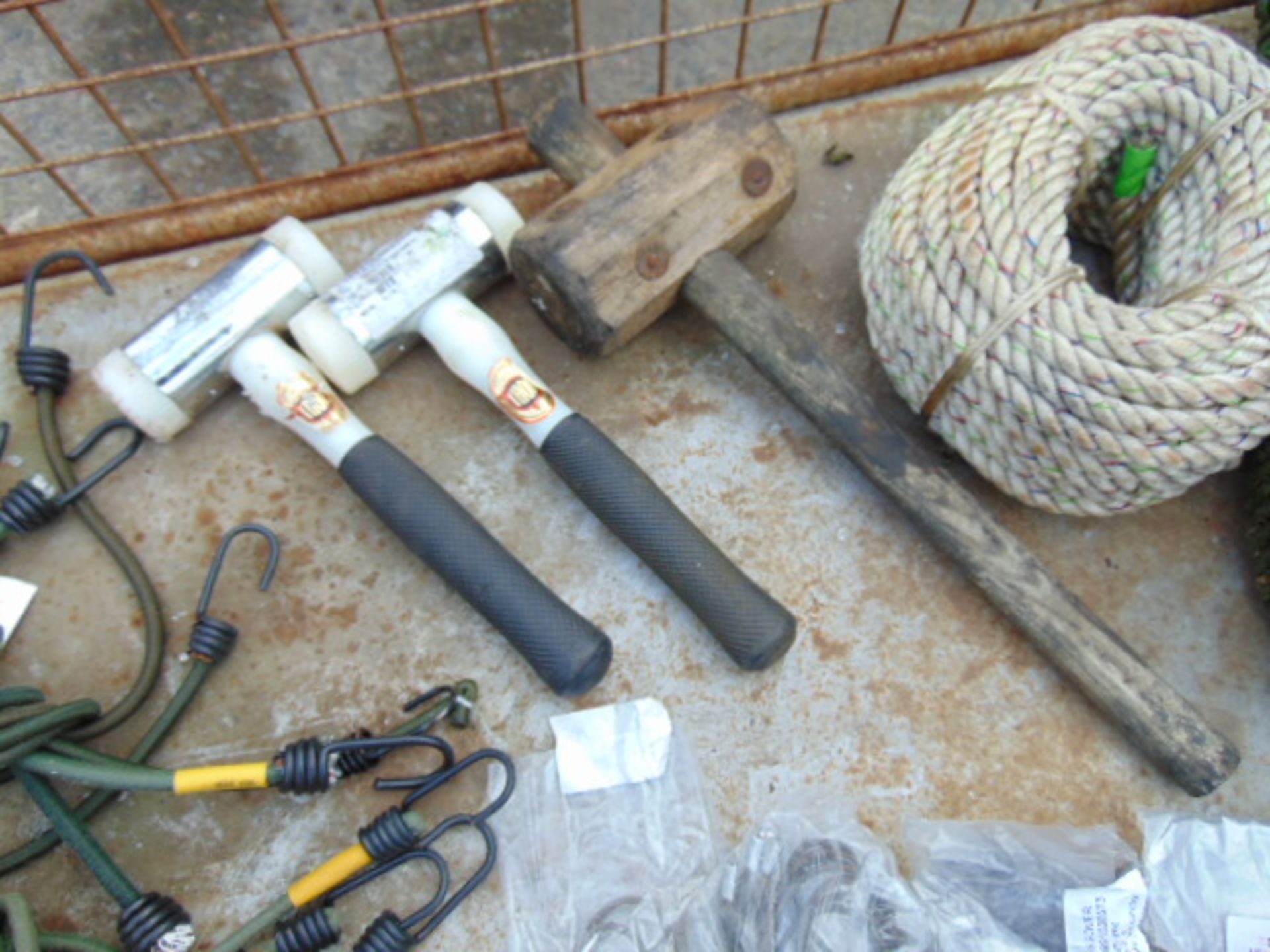 Mixed Stillage of Rope, Nylon Hammers, Bungee Chords etc - Bild 4 aus 9