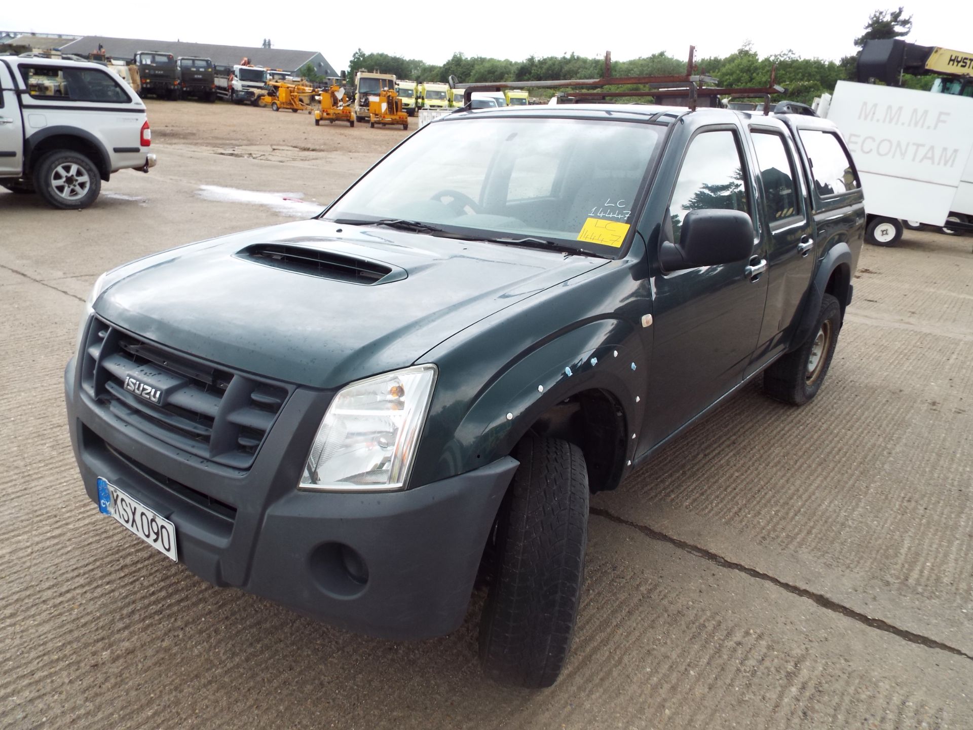 Isuzu D-Max Double Cab 2.5 TD 4 x 4 - Image 3 of 15