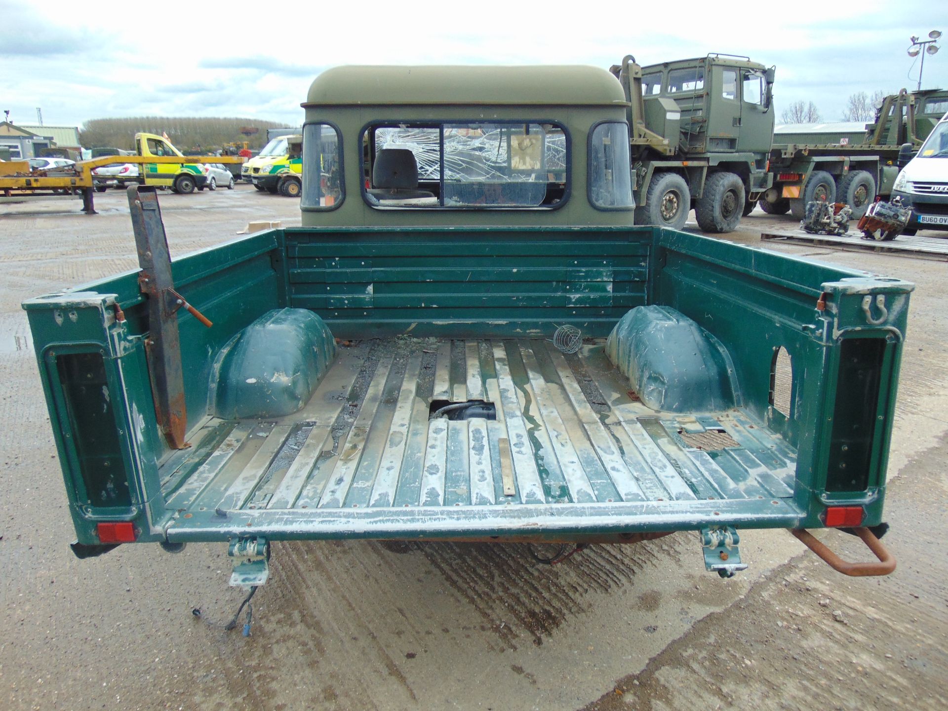 Land Rover Defender 130 TD5 suitable for spares or repairs - Image 7 of 14