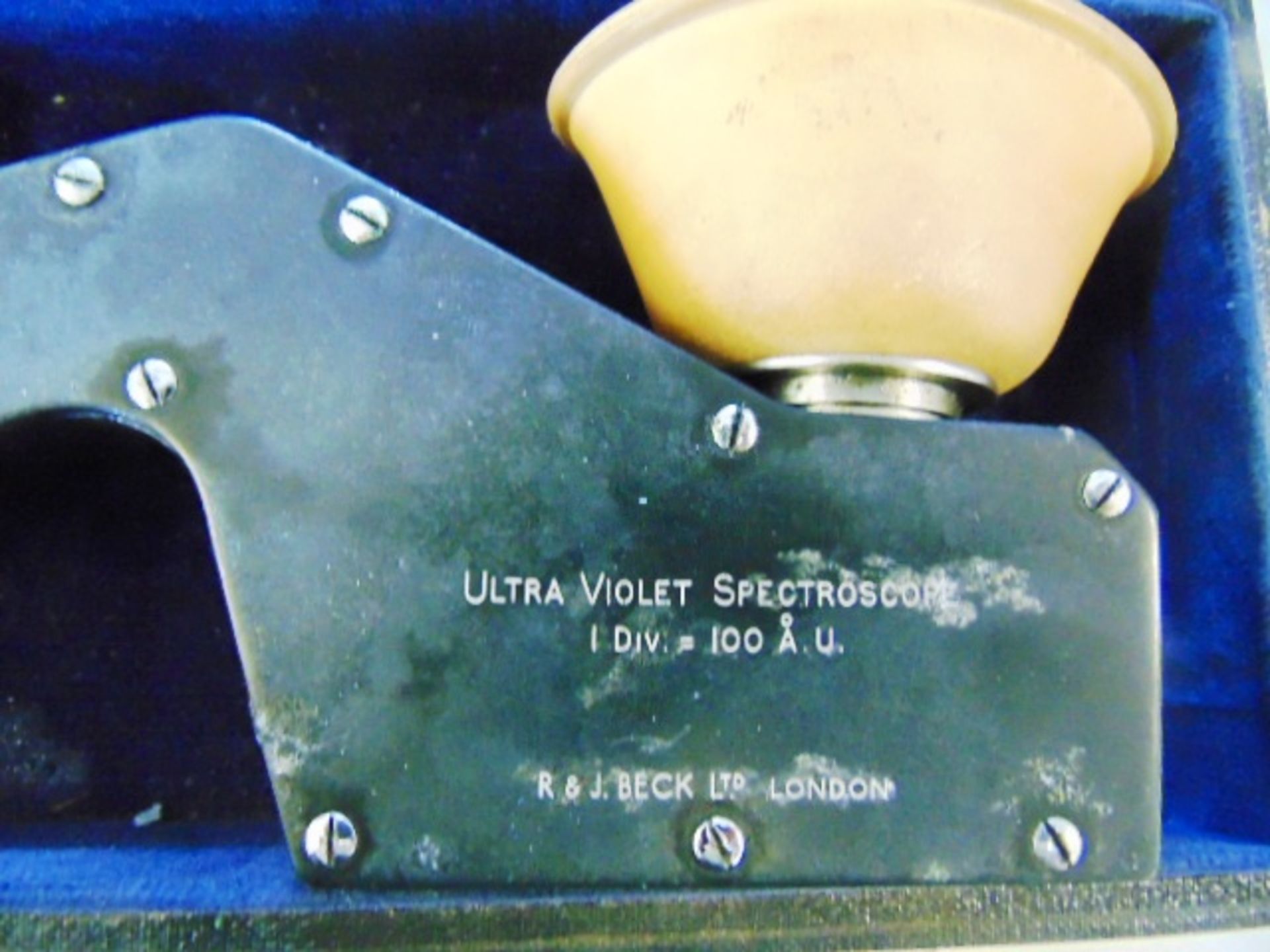 R and J Beck Ltd London Ultra Violet Spectrometer with Case - Image 2 of 6