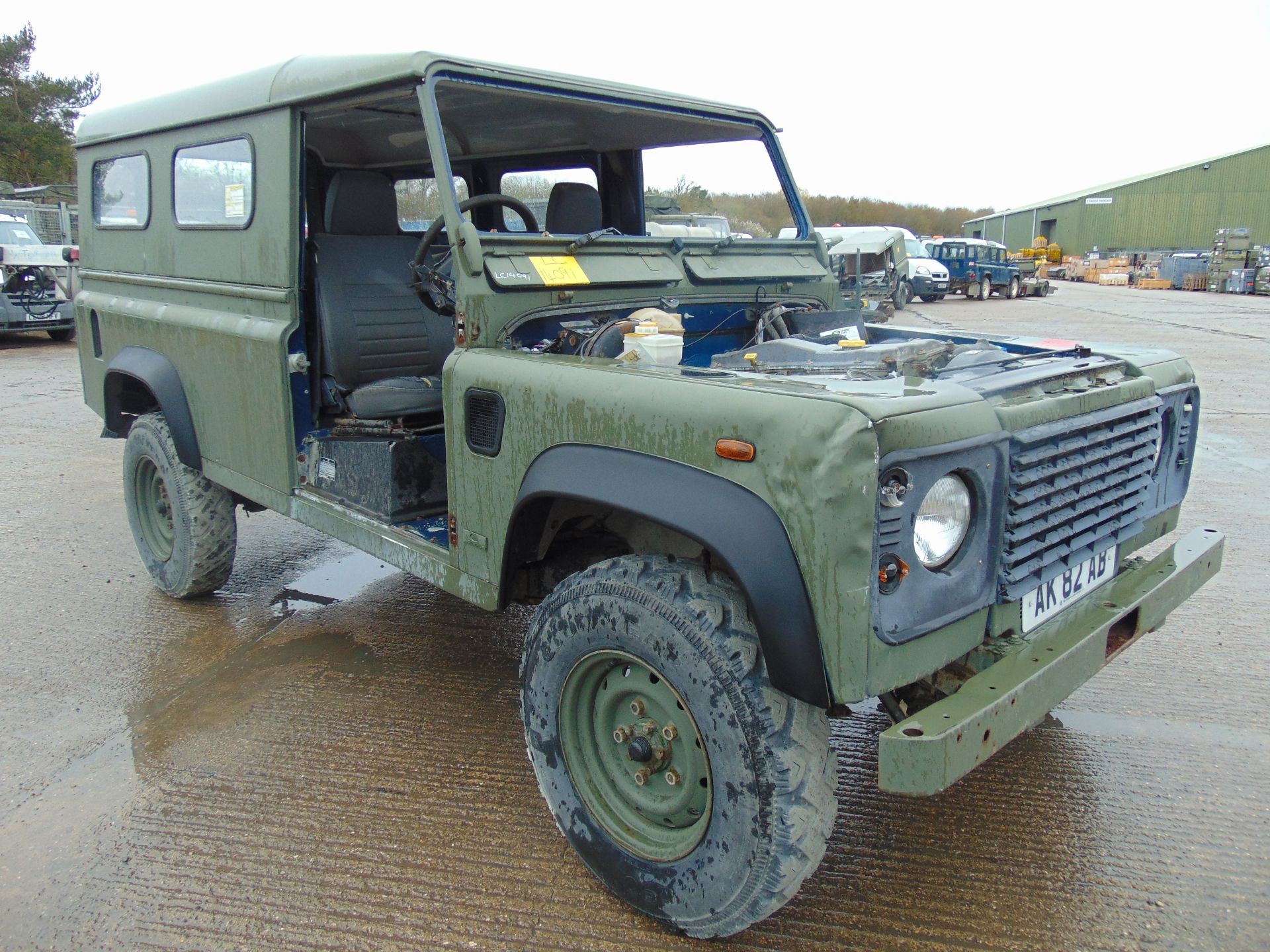 Land Rover Defender 110 TD5 suitable for spares or repairs