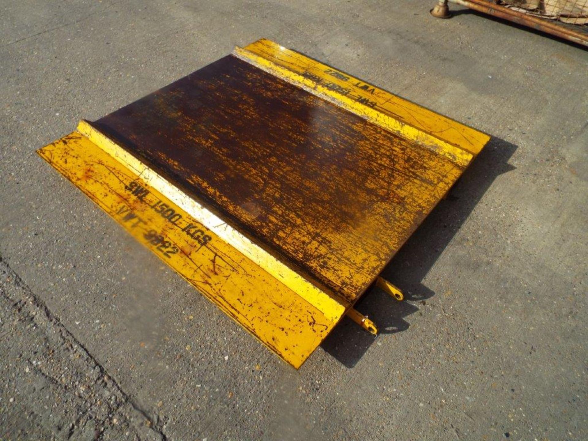 Contact 1500Kg Forklift Platform Attachment