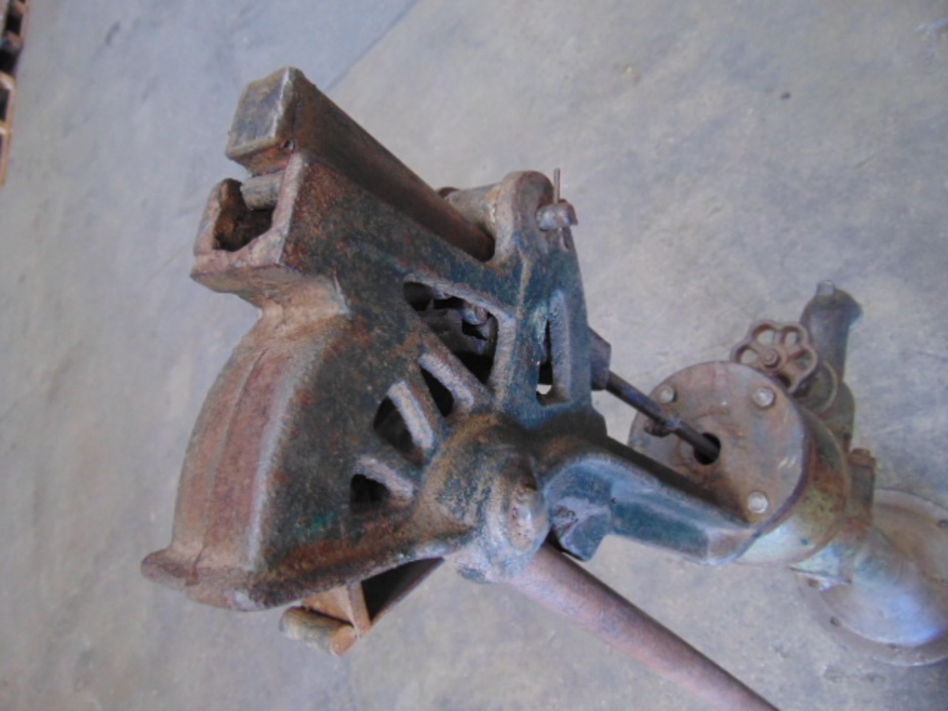 Full Size Cast Iron Water Pump - Image 5 of 9