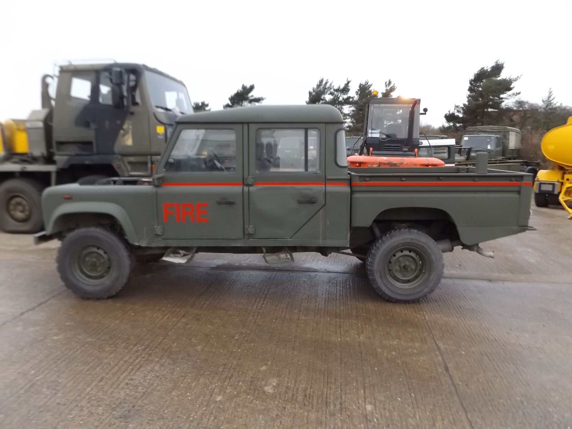 Land Rover Defender 130 TD5 Double Cab Pick Up Spares or Repairs - Image 4 of 17