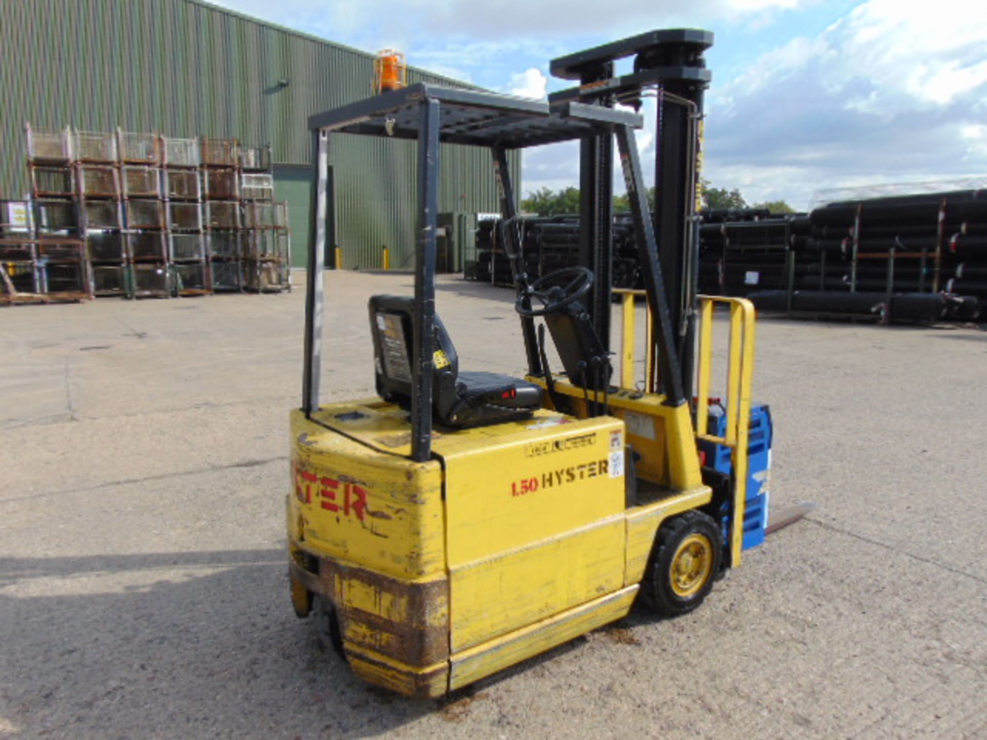 Hyster A1.50XL Electric Forklift with sideshift - Image 7 of 15