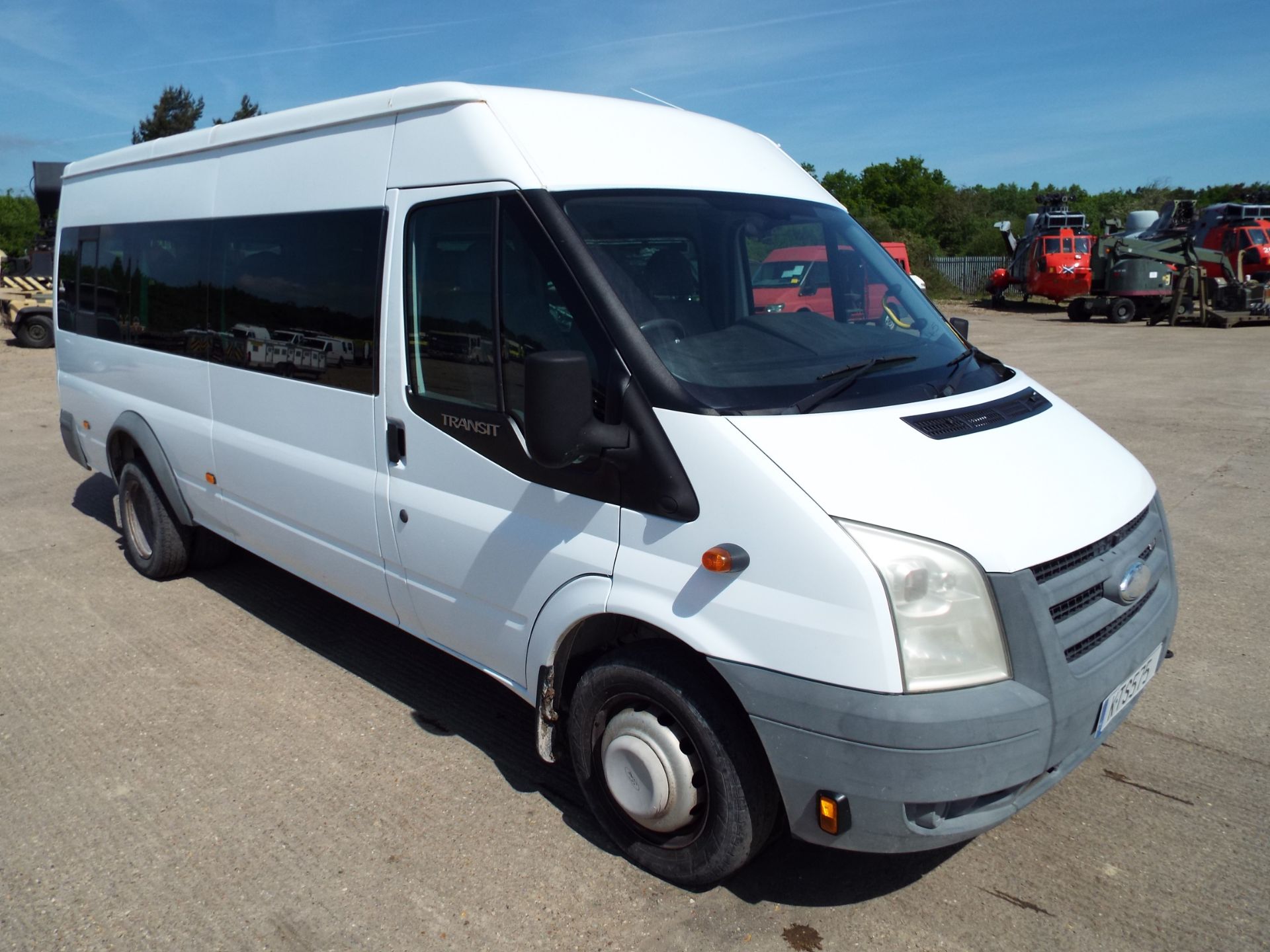 Ford Transit LWB 17 Seat Minibus