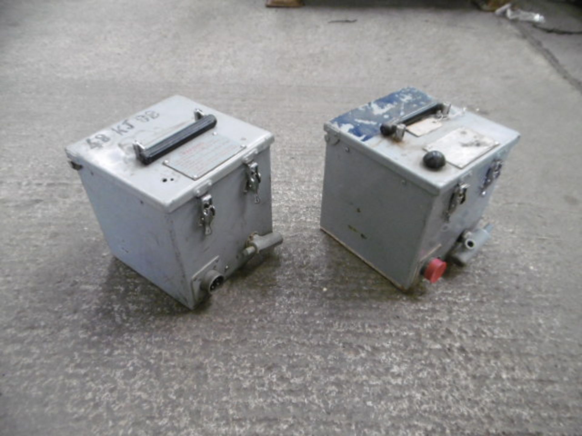 2 x Cooking Vessel (electric 24V) - Image 2 of 4