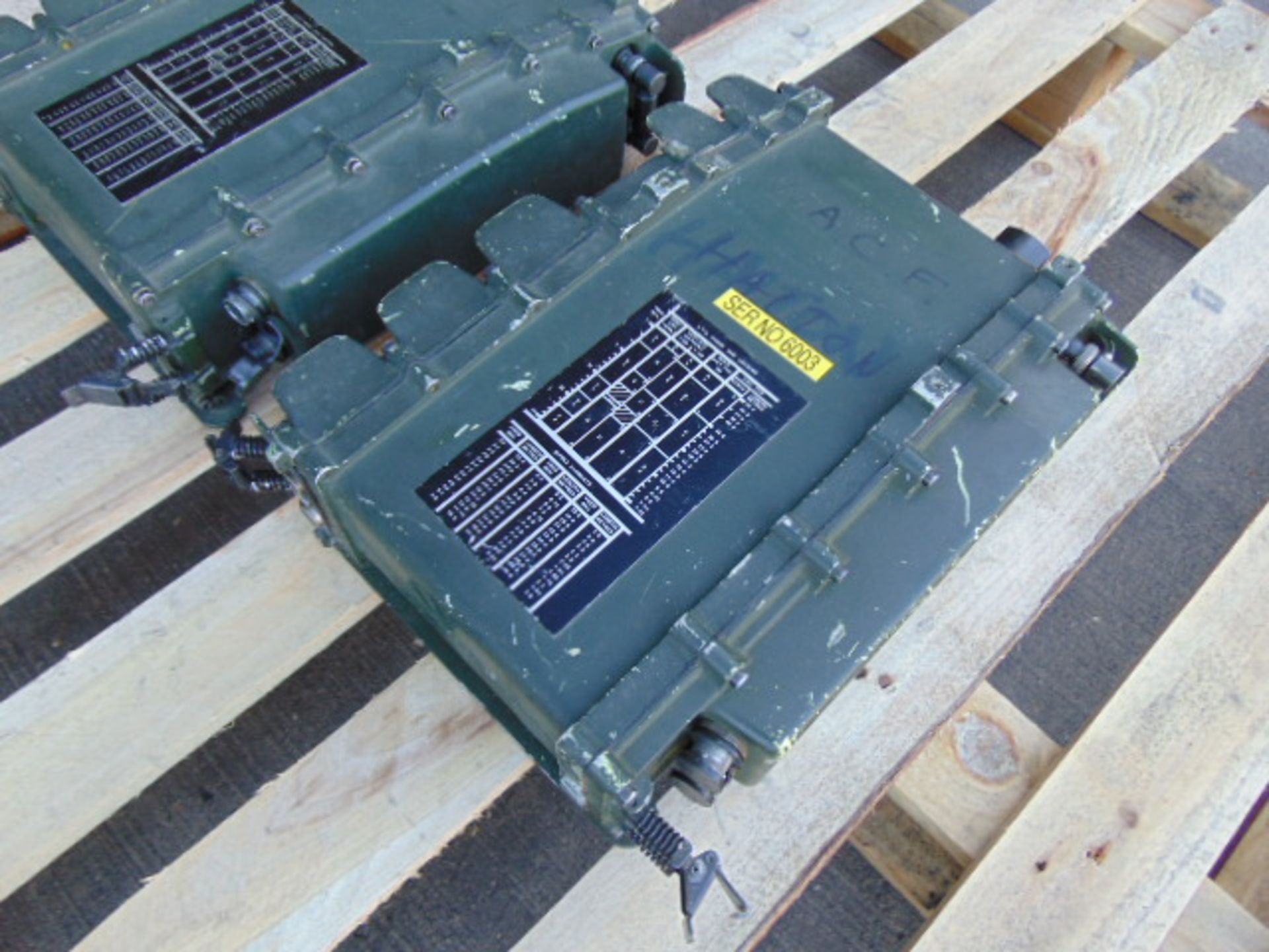 2 x RT320 Transmiter Receiver Radios - Image 4 of 5