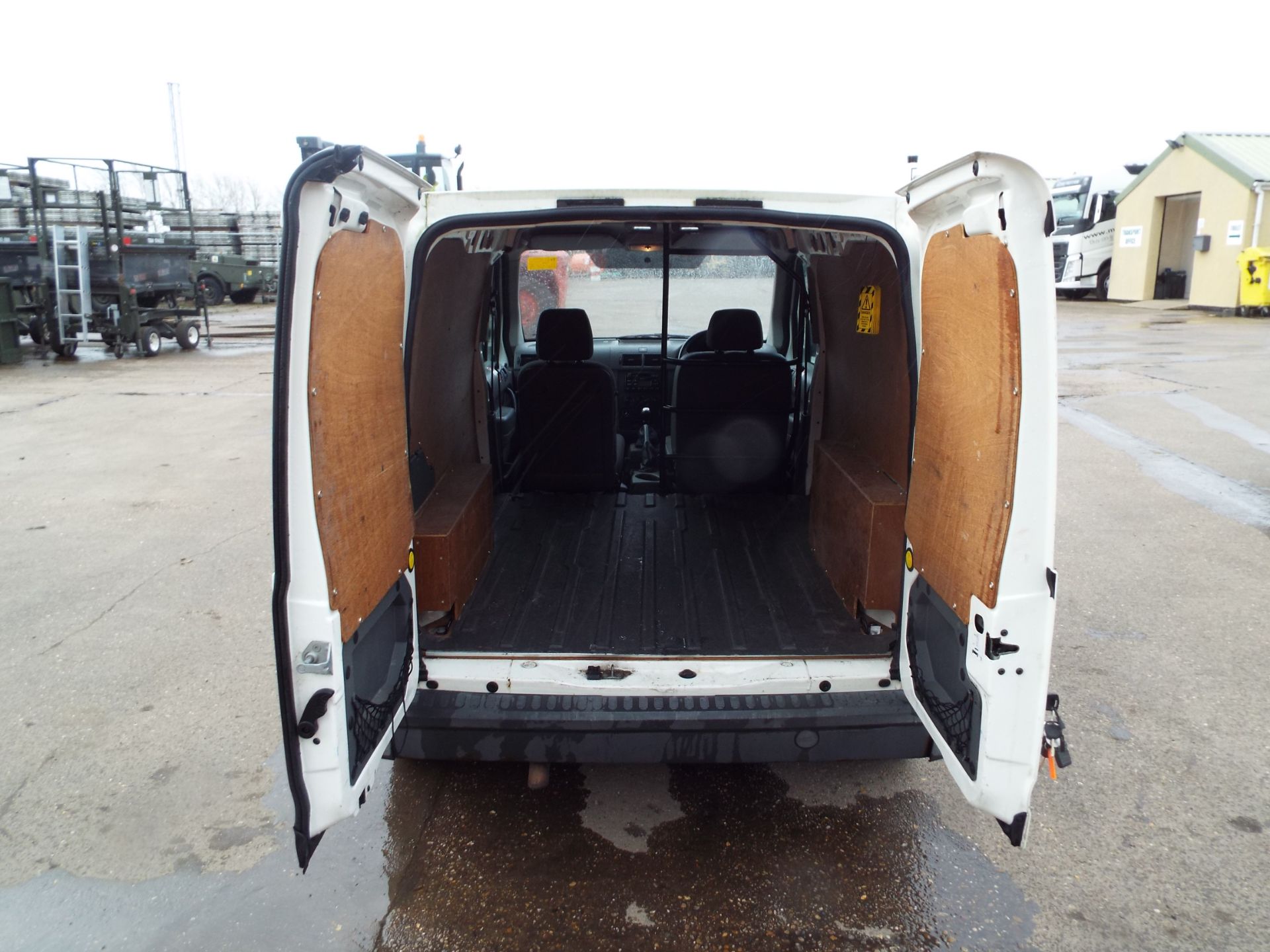 Ford Transit Connect T200 TDDi Panel Van - Image 12 of 17