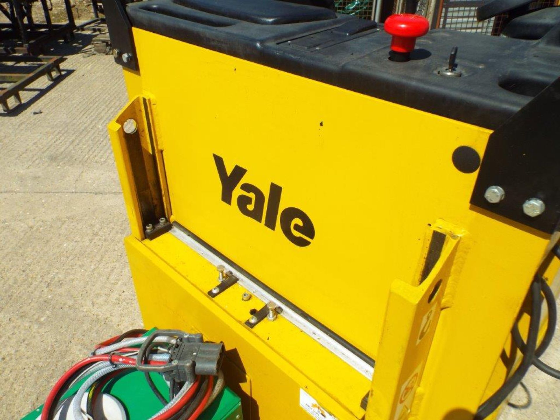 Yale MP20S 2T Self Propelled Electric Pallet Truck - Bild 17 aus 20