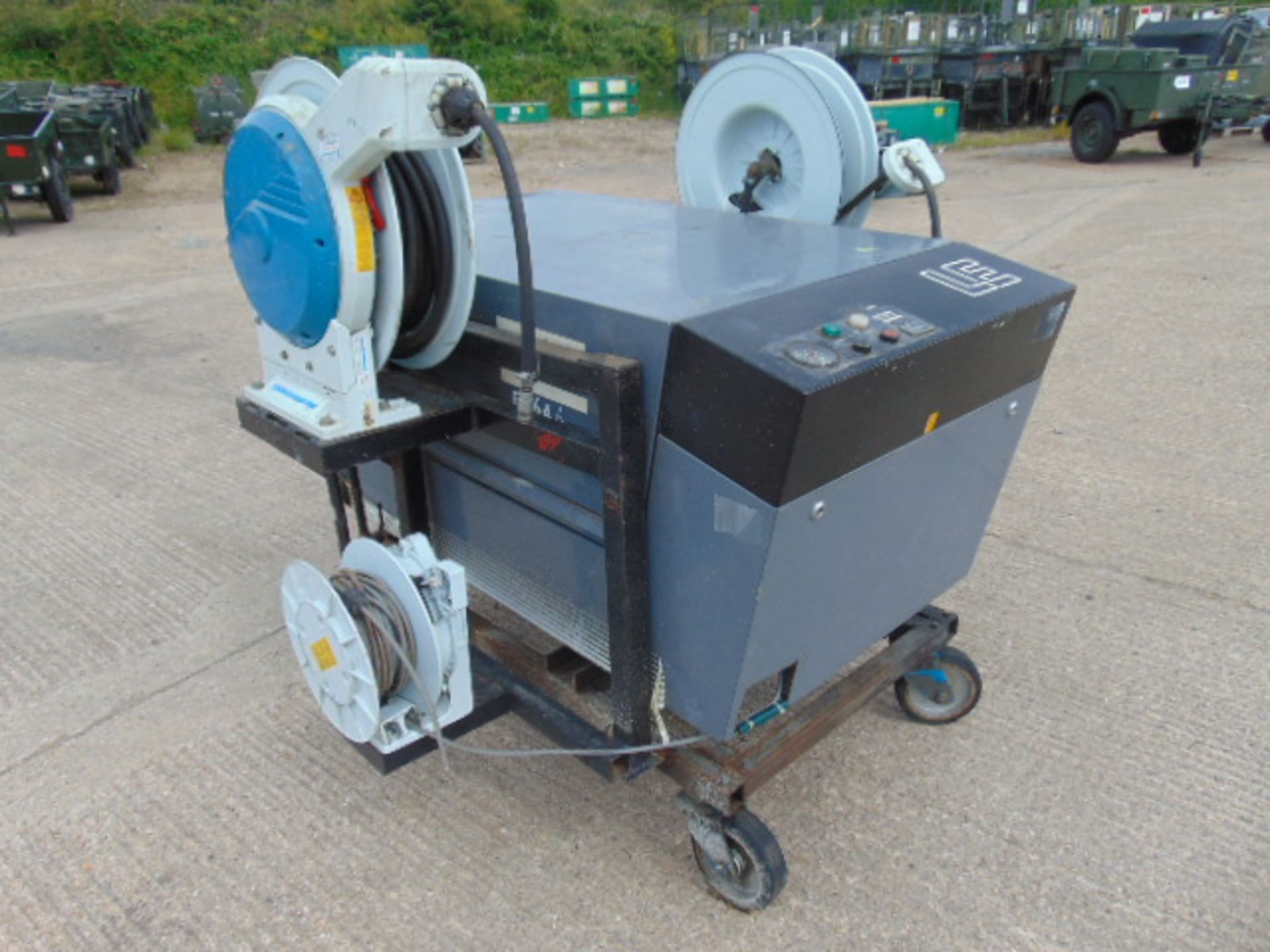 Atlas Copco LE9 Trolley Mounted Air Compressor with Hoses etc