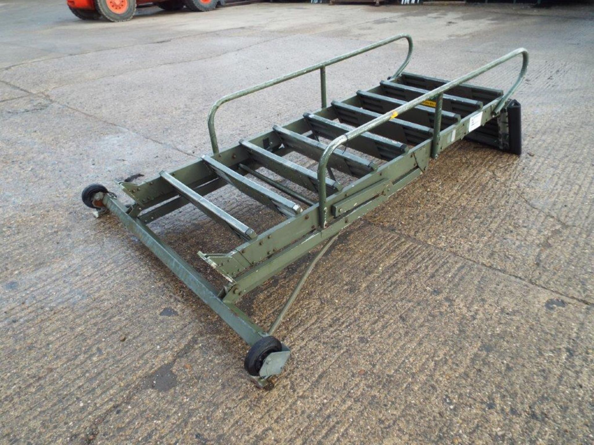2.2m 9-Step Mobile Access Ladder - Image 7 of 10