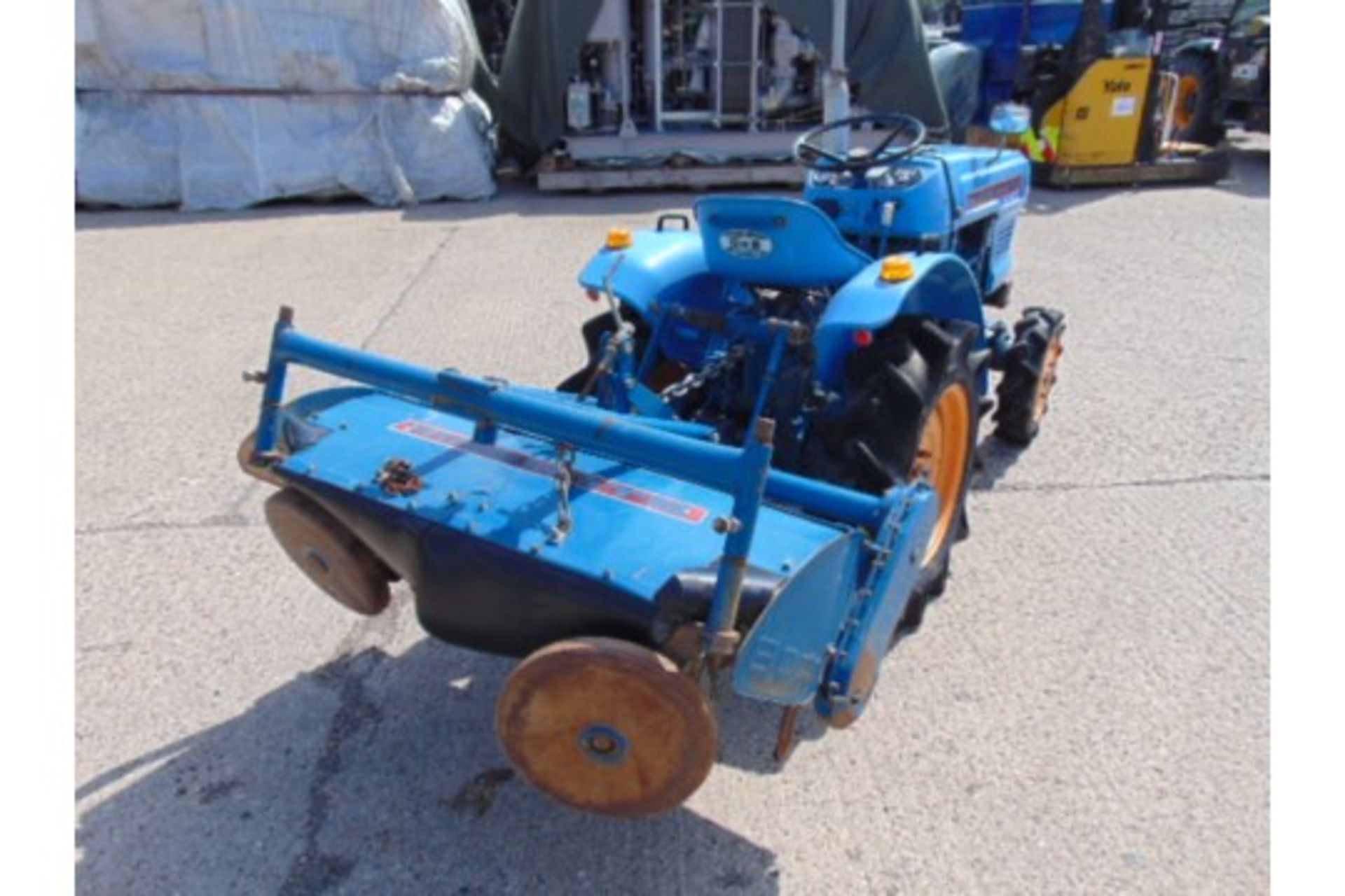 Hinomoto E14D Tractor 4 x 4 c/w DS1201 Rotovator - Image 7 of 18