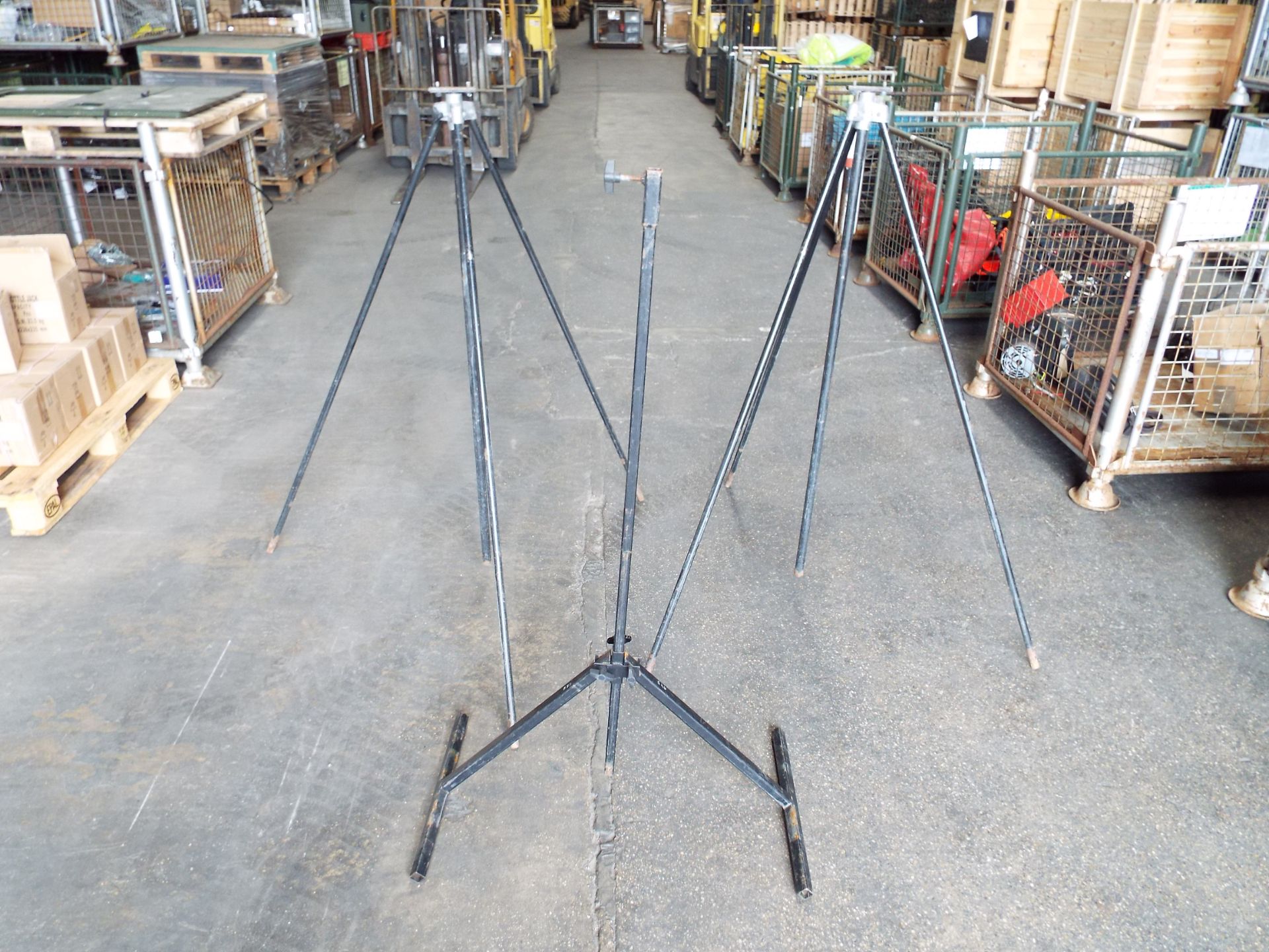 Mixed Stillage containing Work Lights, Tripods and Tool Box - Image 2 of 7