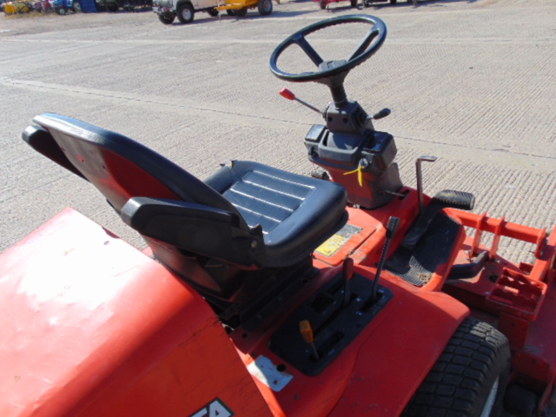 Kubota F2560 Out Front Mower 2199 Hours Only. - Image 8 of 11