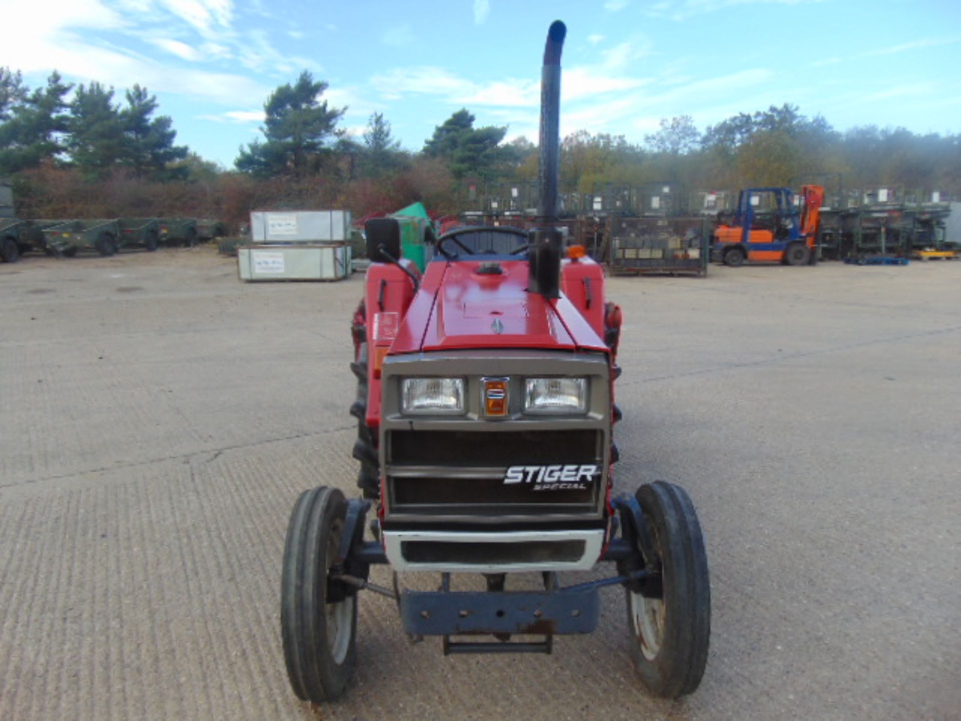 Shibaura P19 Stiger Special Compact Tractor c/w Rotovator - Image 2 of 18