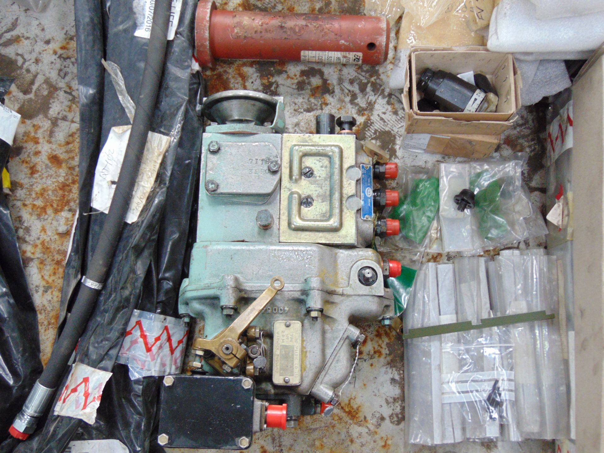 Mixed Stillage of Truck Parts - Image 5 of 8