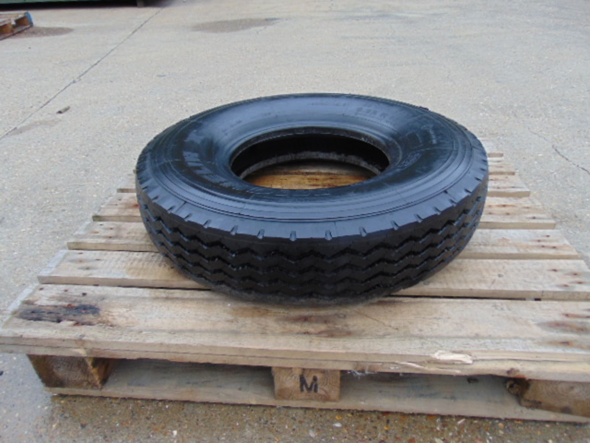 1 x Michelin 8.25 R16 XZA Tyre - Bild 2 aus 5