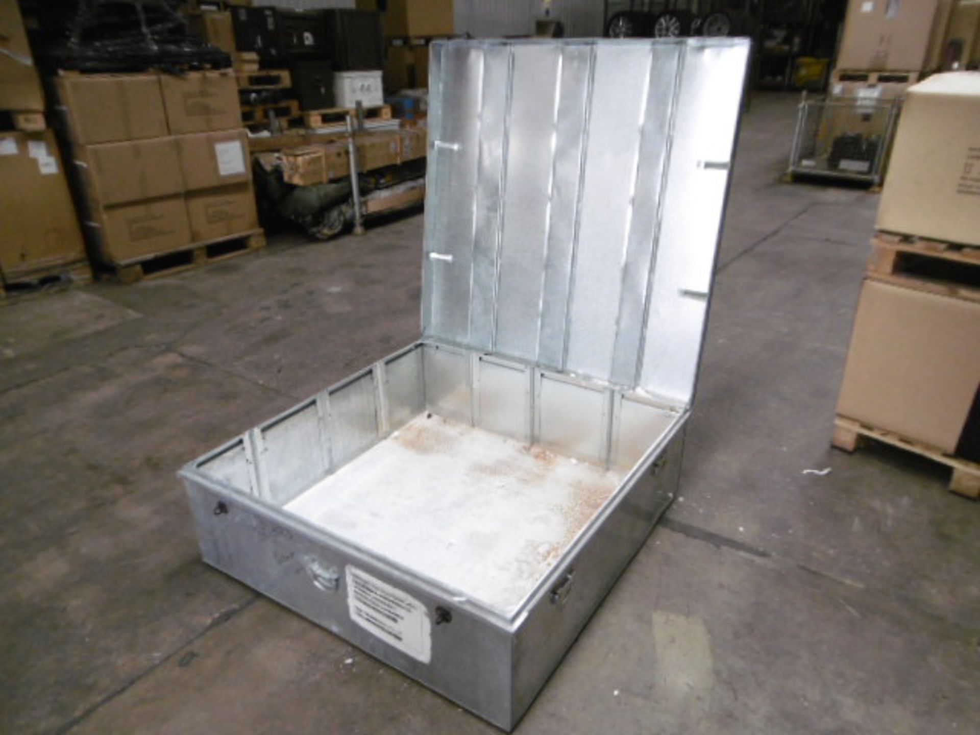 Unissued Steel Vehicle Box - Image 3 of 5
