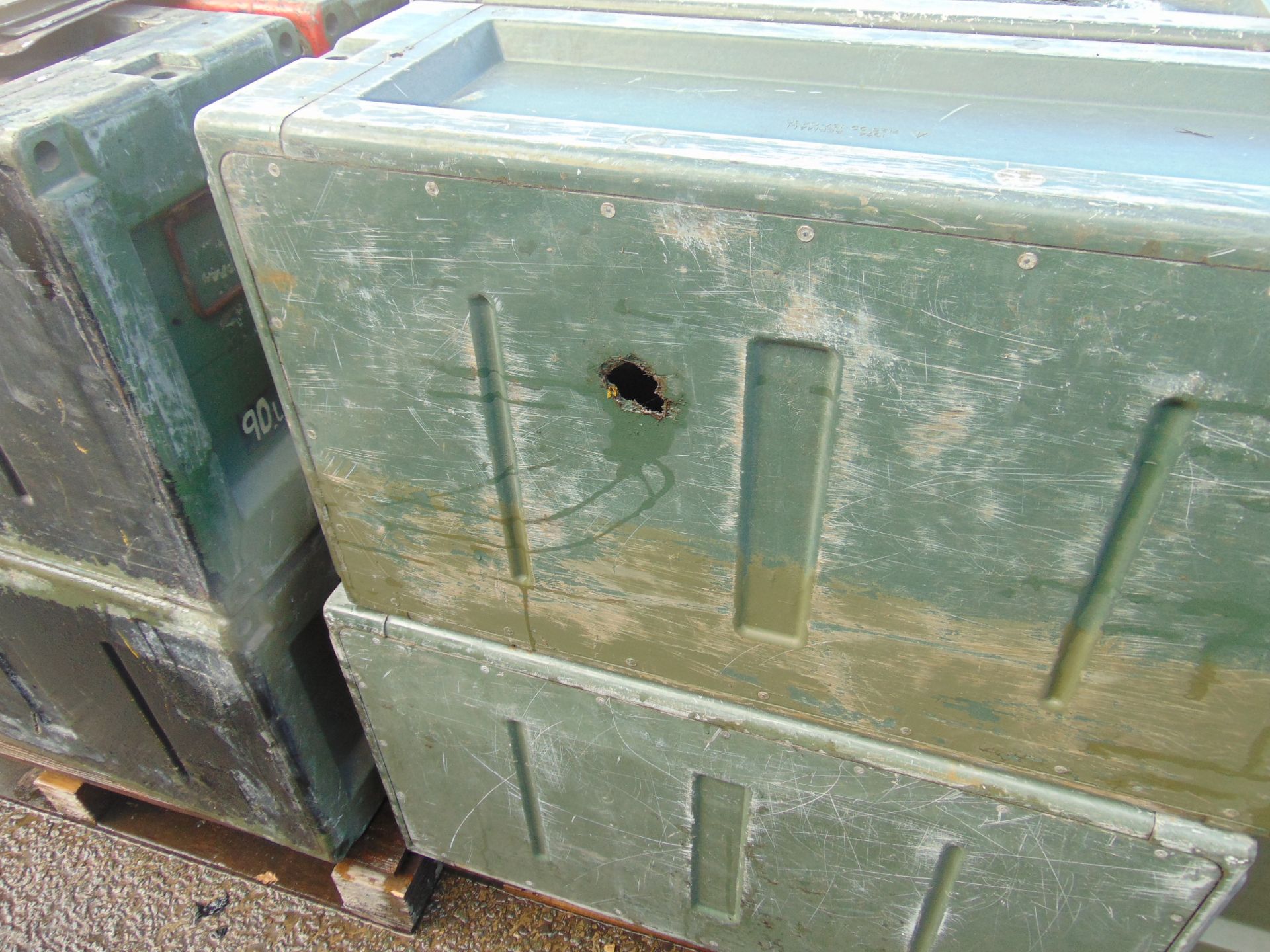 16 x Heavy Duty Interconnecting Storage Boxes With Lids - Image 6 of 7