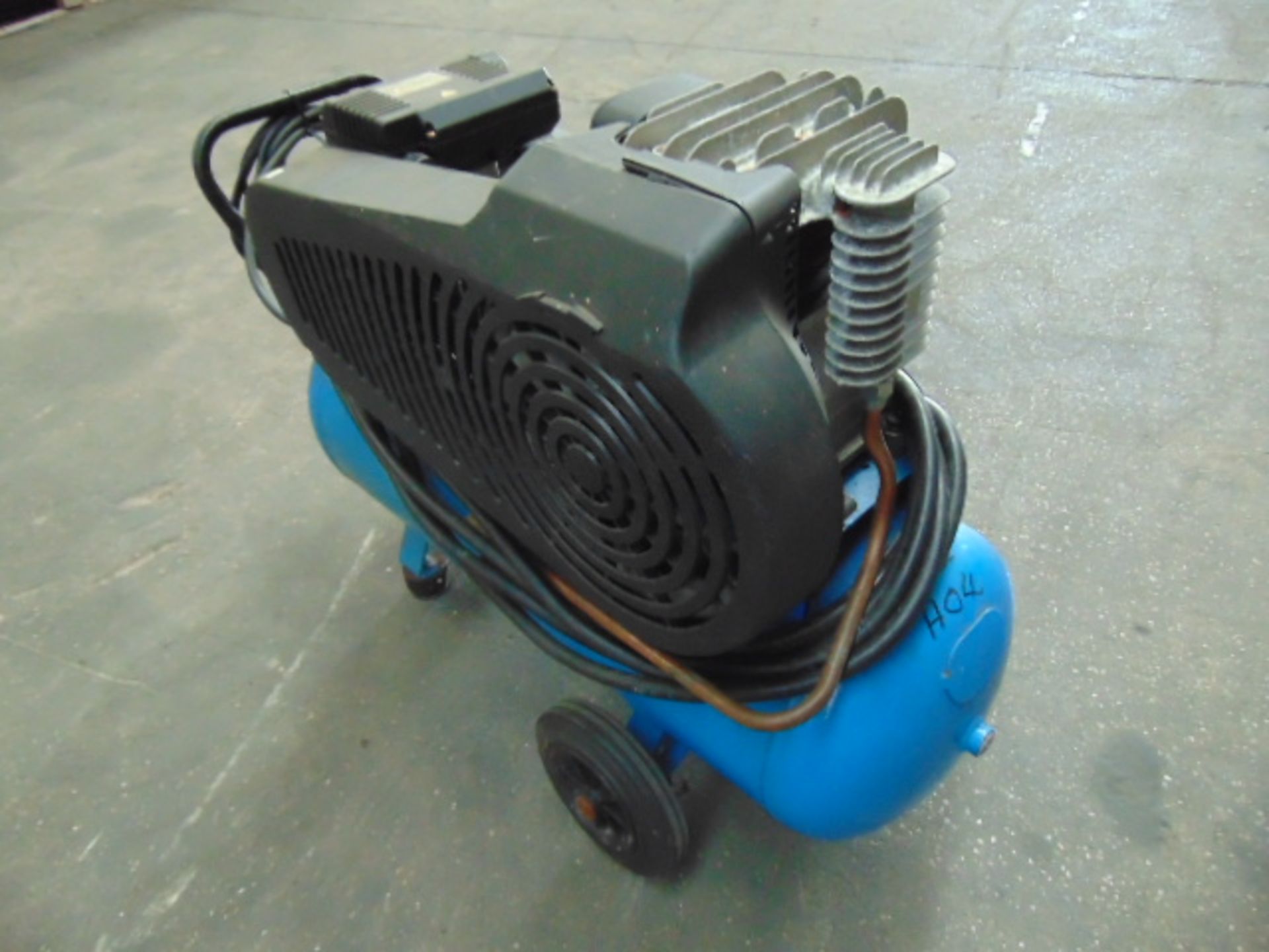 ABAC B 2800B-60 cm 3 V240 Kompex Mobile Air Compressor with PCL Mk 3 Inflator - Image 5 of 9