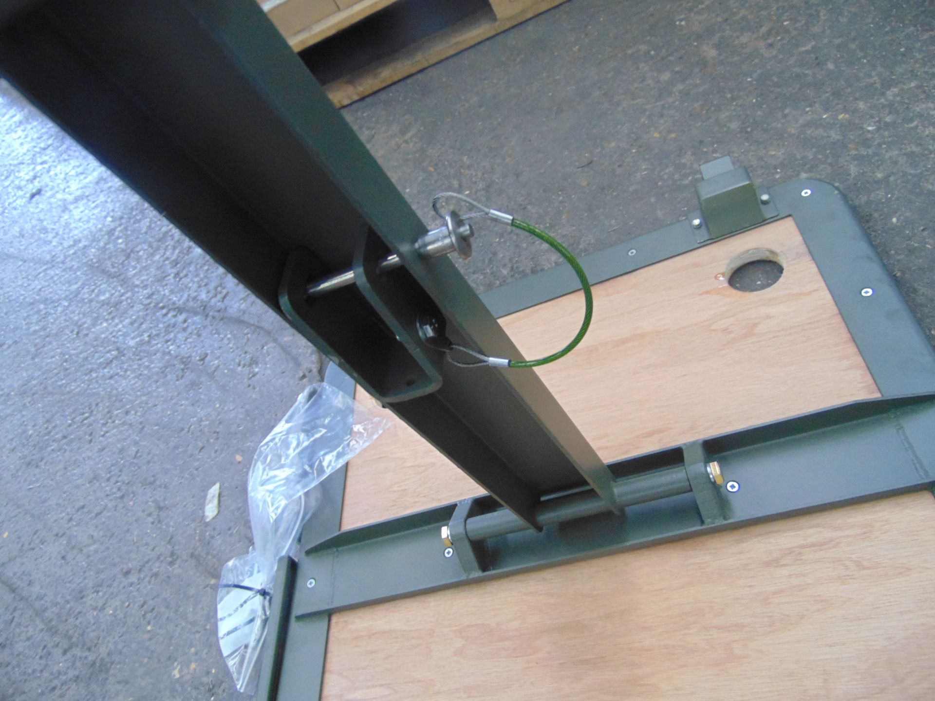 Collapsible Work Table - Image 5 of 10