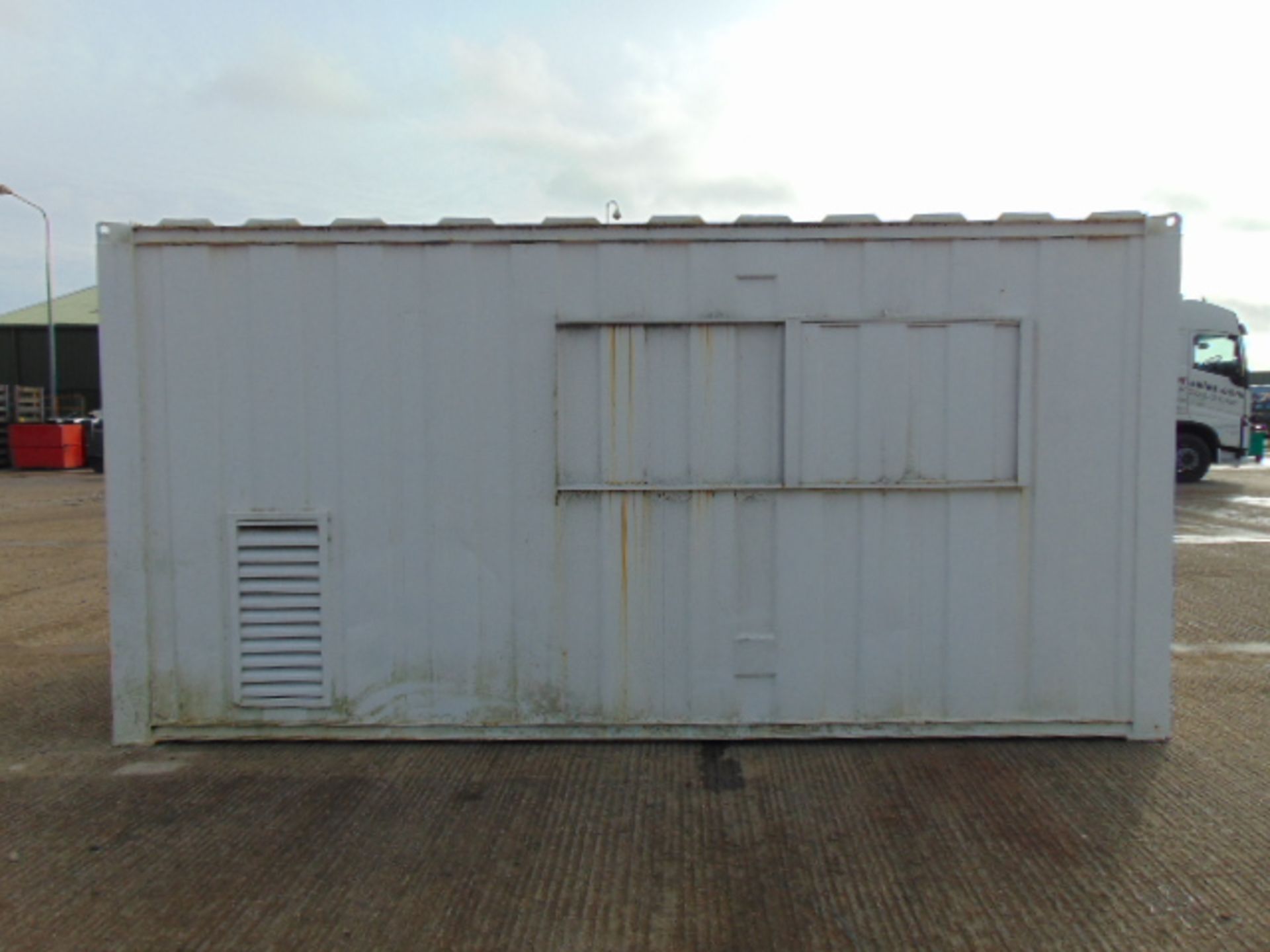 16' x 8' Anti-Vandal Portable Welfare / Office Unit - Image 5 of 24