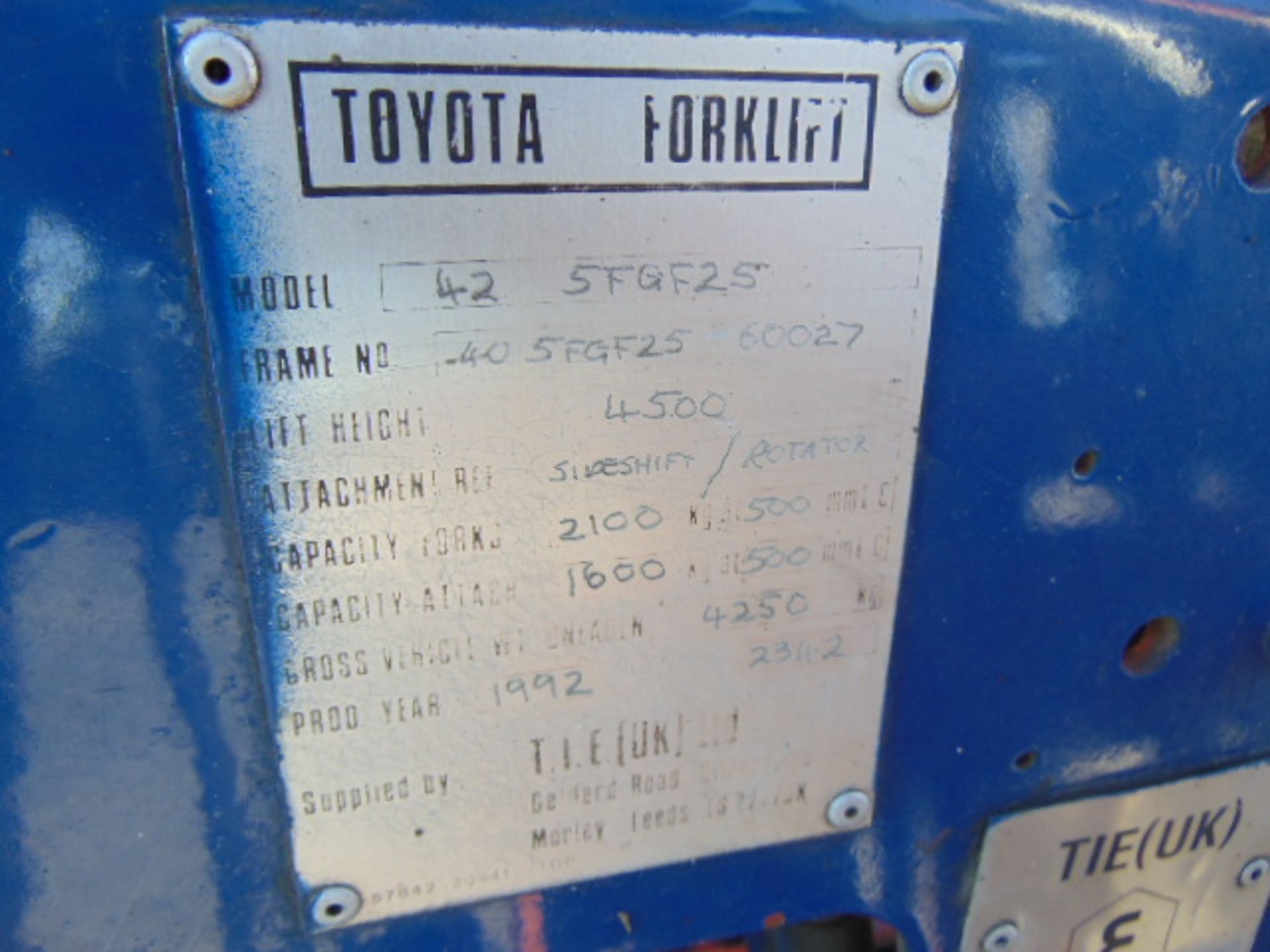 Toyota 42 5FGF25 LPG Gas Triple Mast Forklift - Image 11 of 12