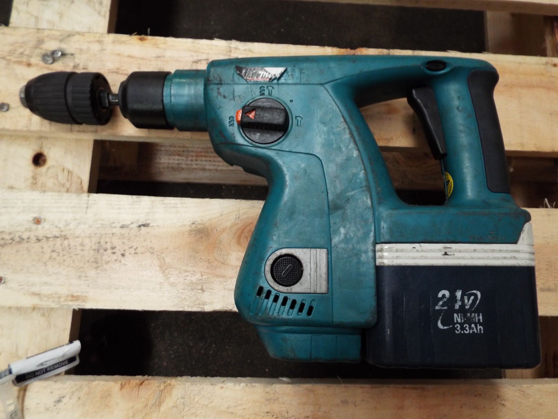 Makita BHR200 Hammer Drill with Battery and Charger - Bild 2 aus 7