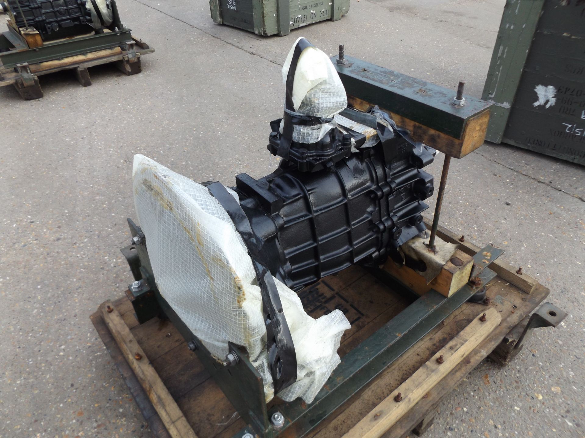 A1 Reconditioned Land Rover  LT77 Gearbox - Image 4 of 8