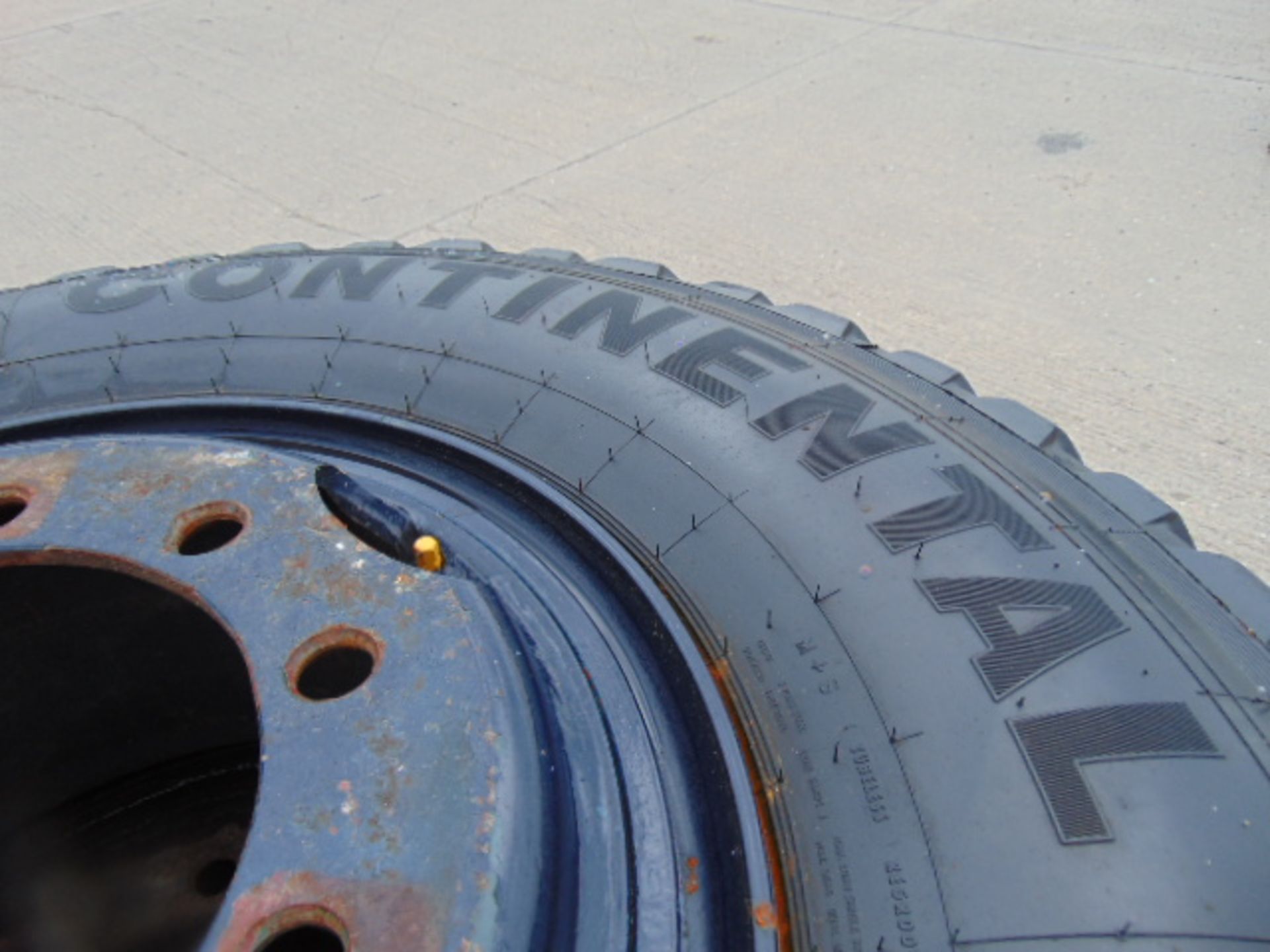 4 x Continental HSC 12.00 R20 Construction Tyres complete with 10 Stud Rims - Image 3 of 10