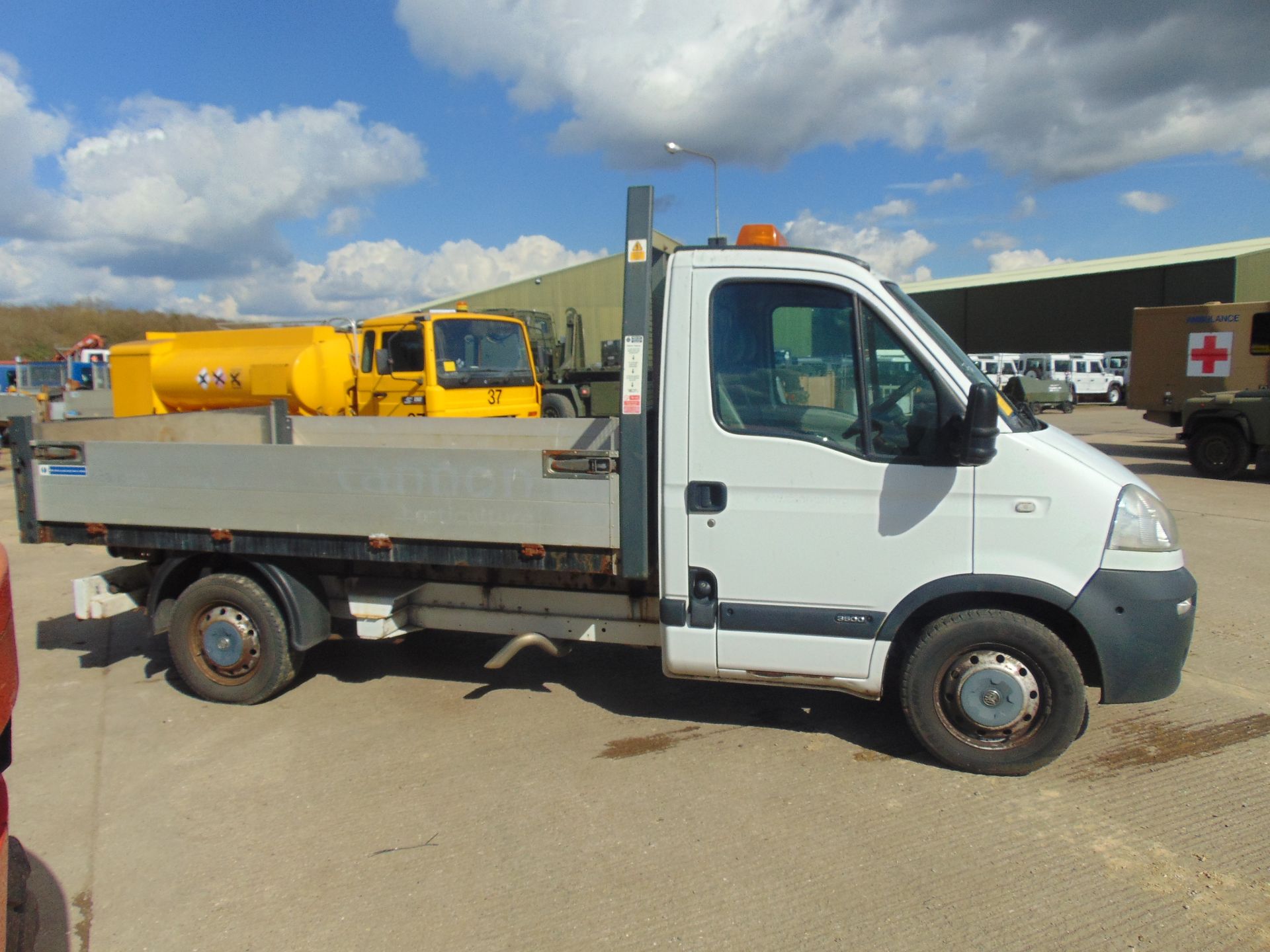 Vauxhall Movano 3500 2.5 CDTi MWB Flat Bed Tipper - Image 10 of 26