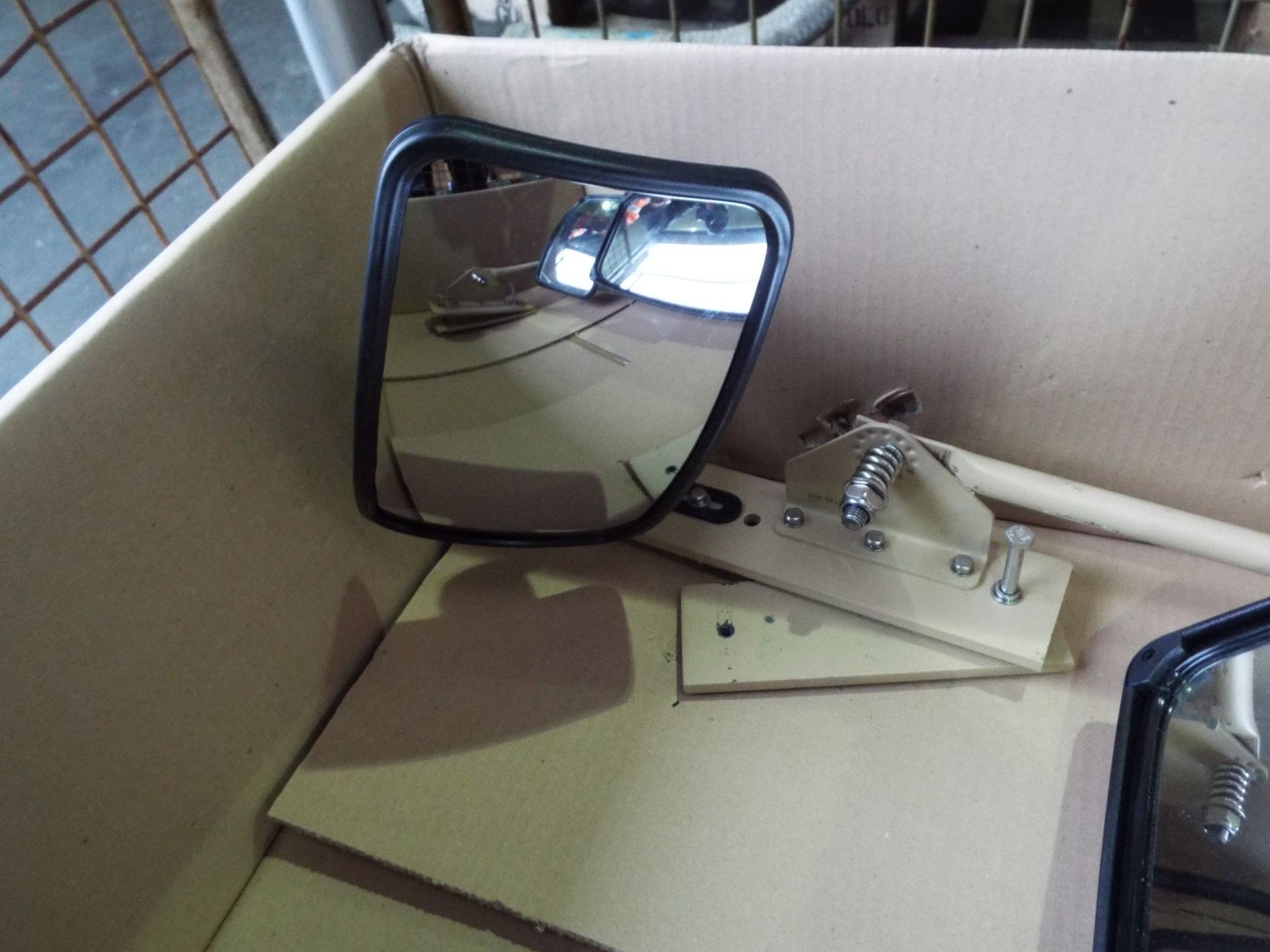 RH Rearview Mirror and Bracket Assy - Image 3 of 7