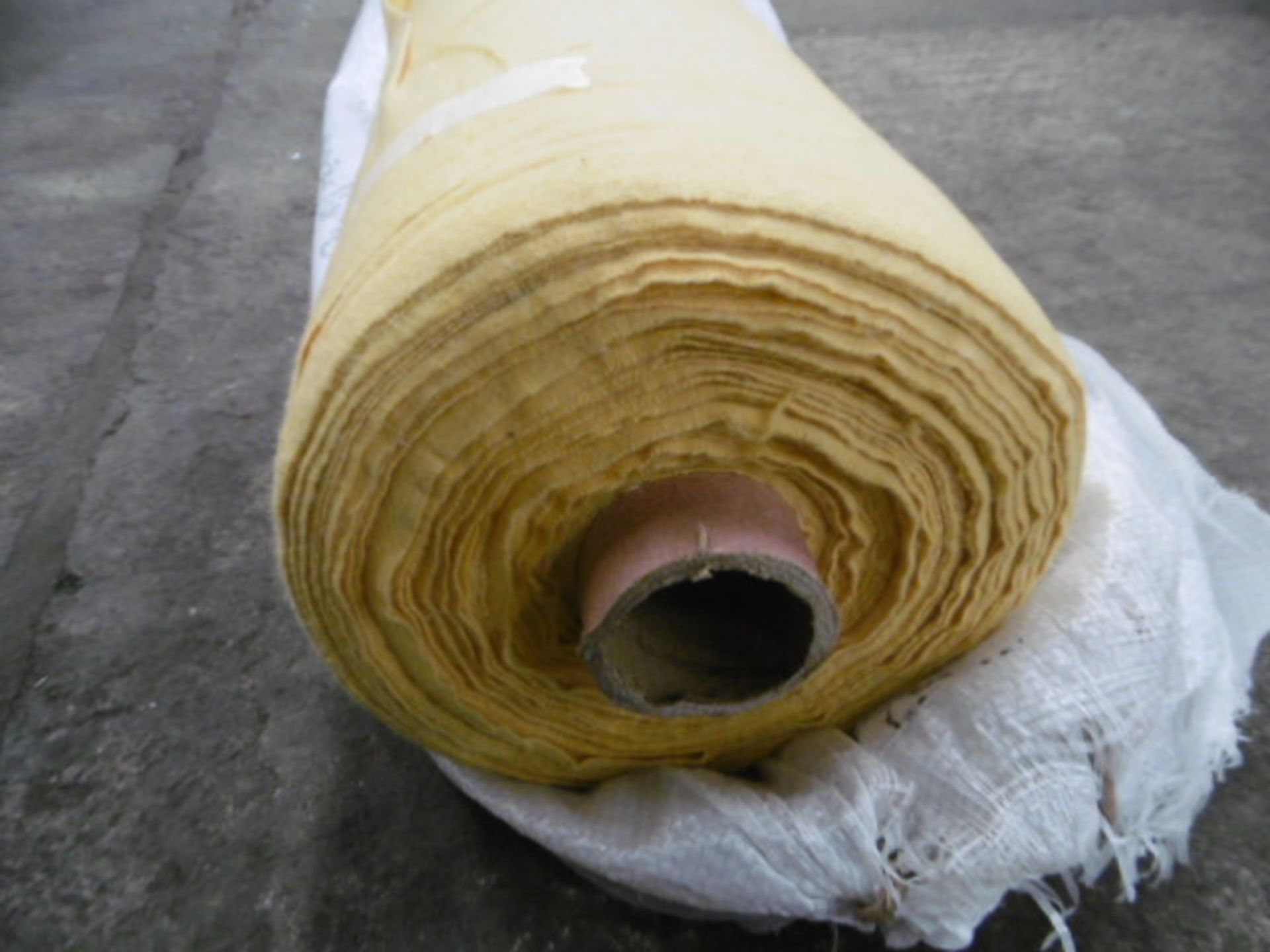 1m x 40m Roll of Cotton Polishing Flanalette - Image 2 of 6